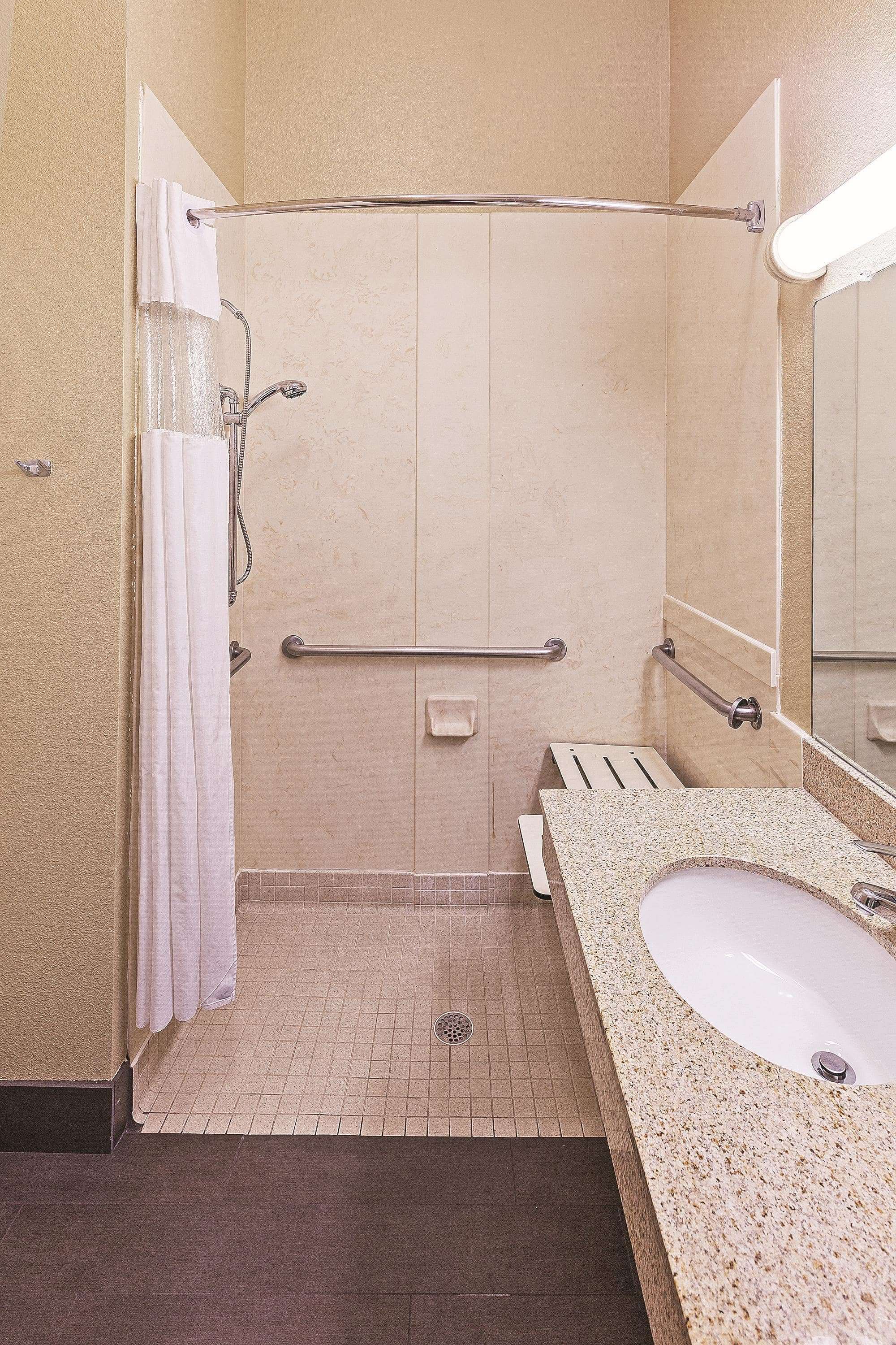 La Quinta Inn & Suites by Wyndham Houston Hobby Airport