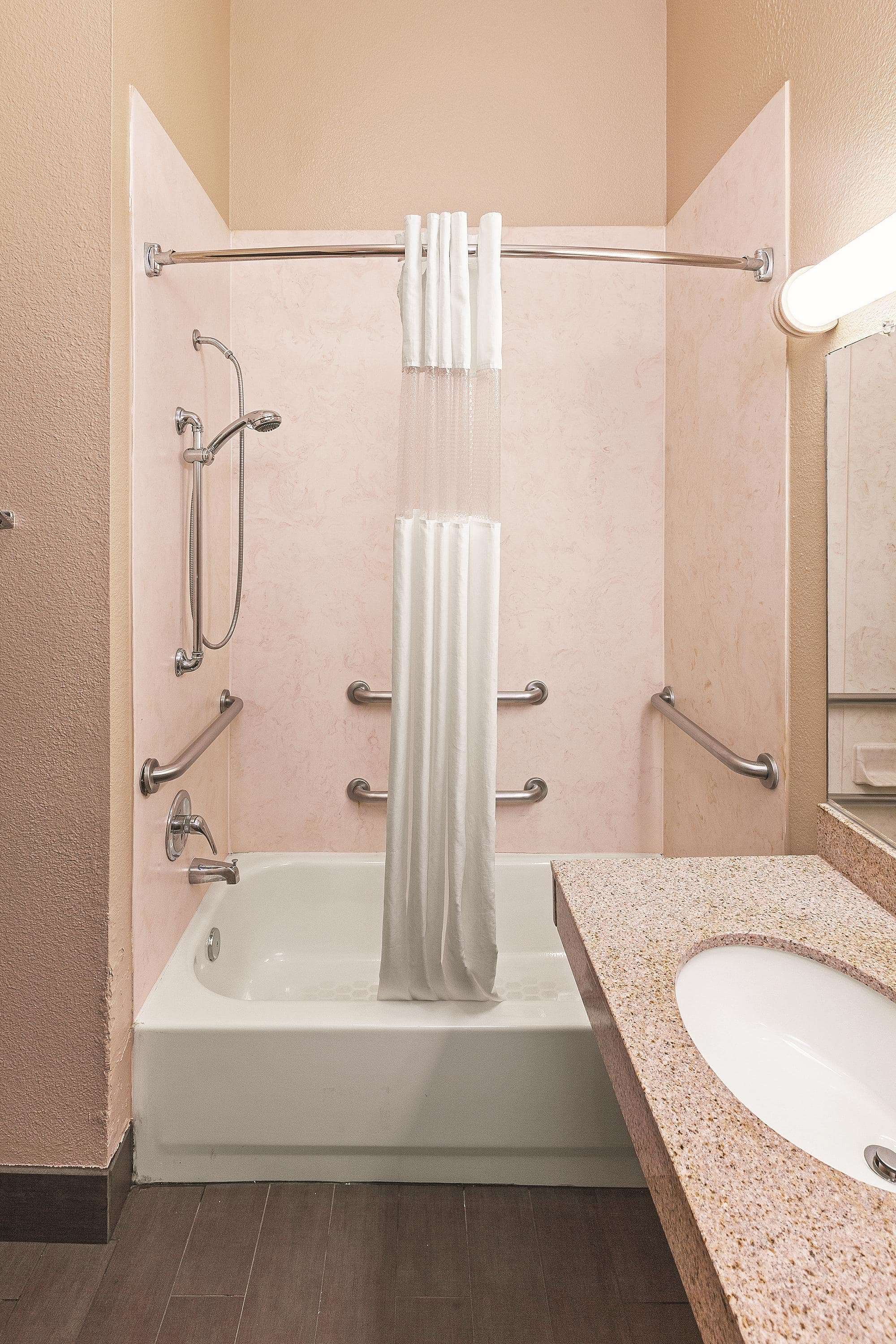 La Quinta Inn & Suites by Wyndham Houston Hobby Airport