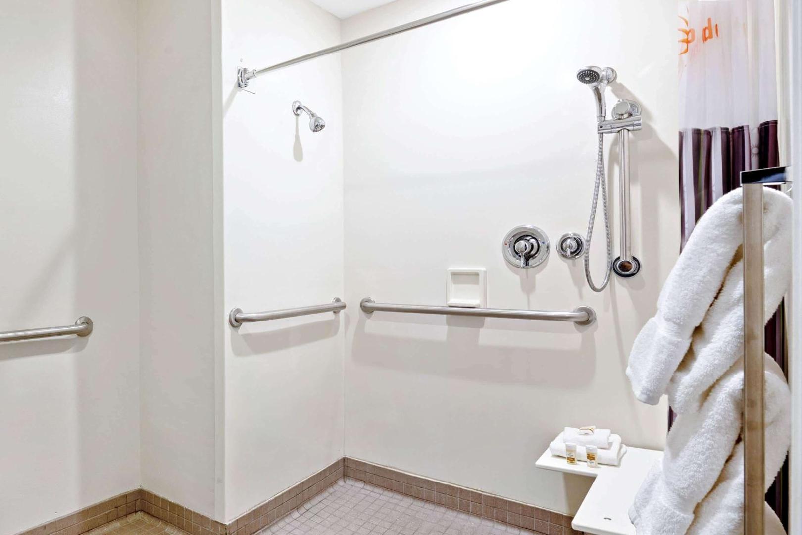 La Quinta Inn & Suites by Wyndham Houston NW Brookhollow
