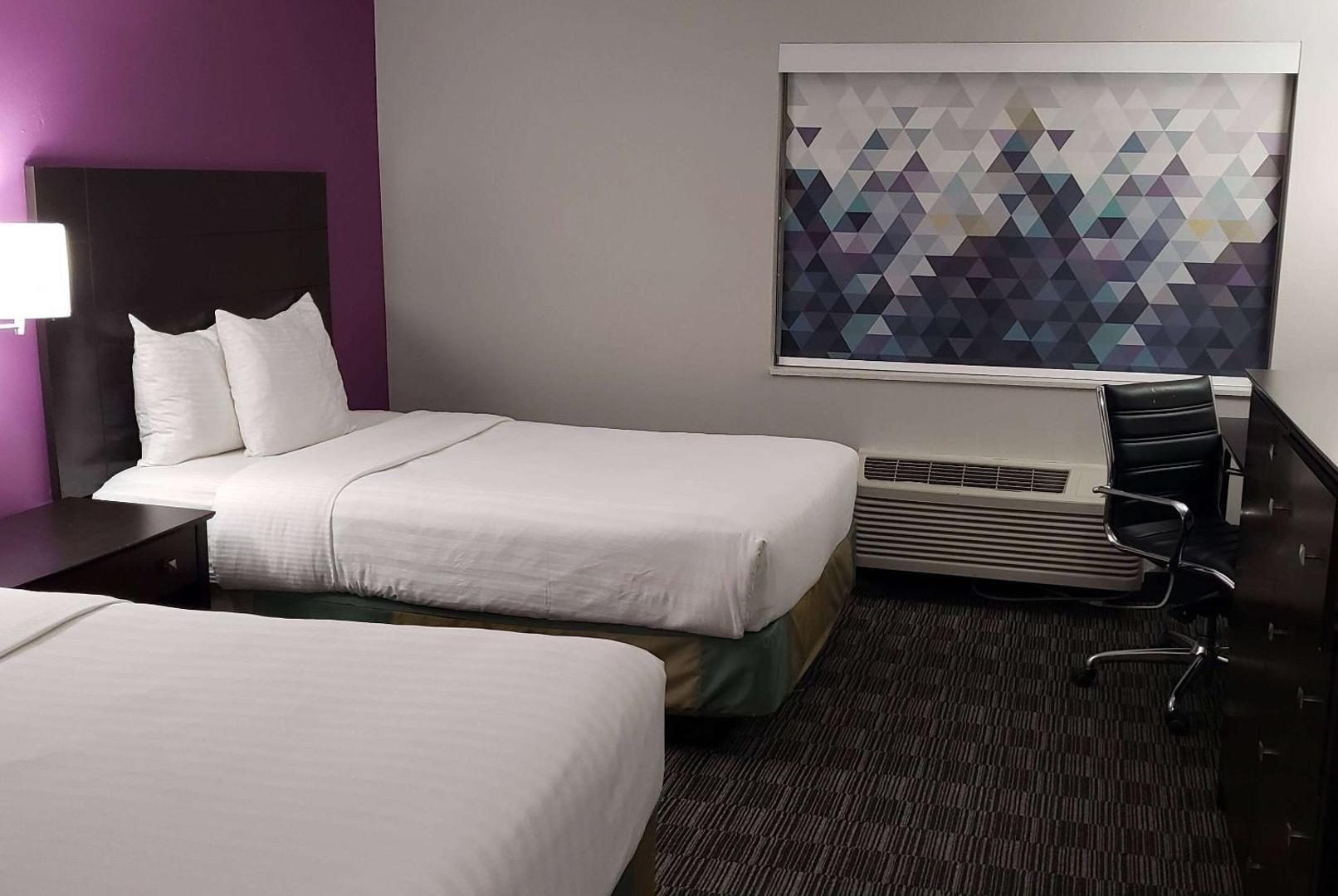 La Quinta Inn & Suites by Wyndham Houston NW Brookhollow