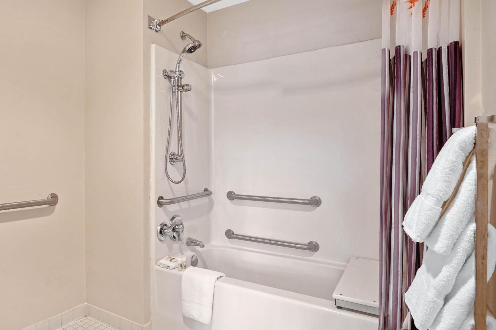 La Quinta Inn & Suites by Wyndham Houston NW Brookhollow