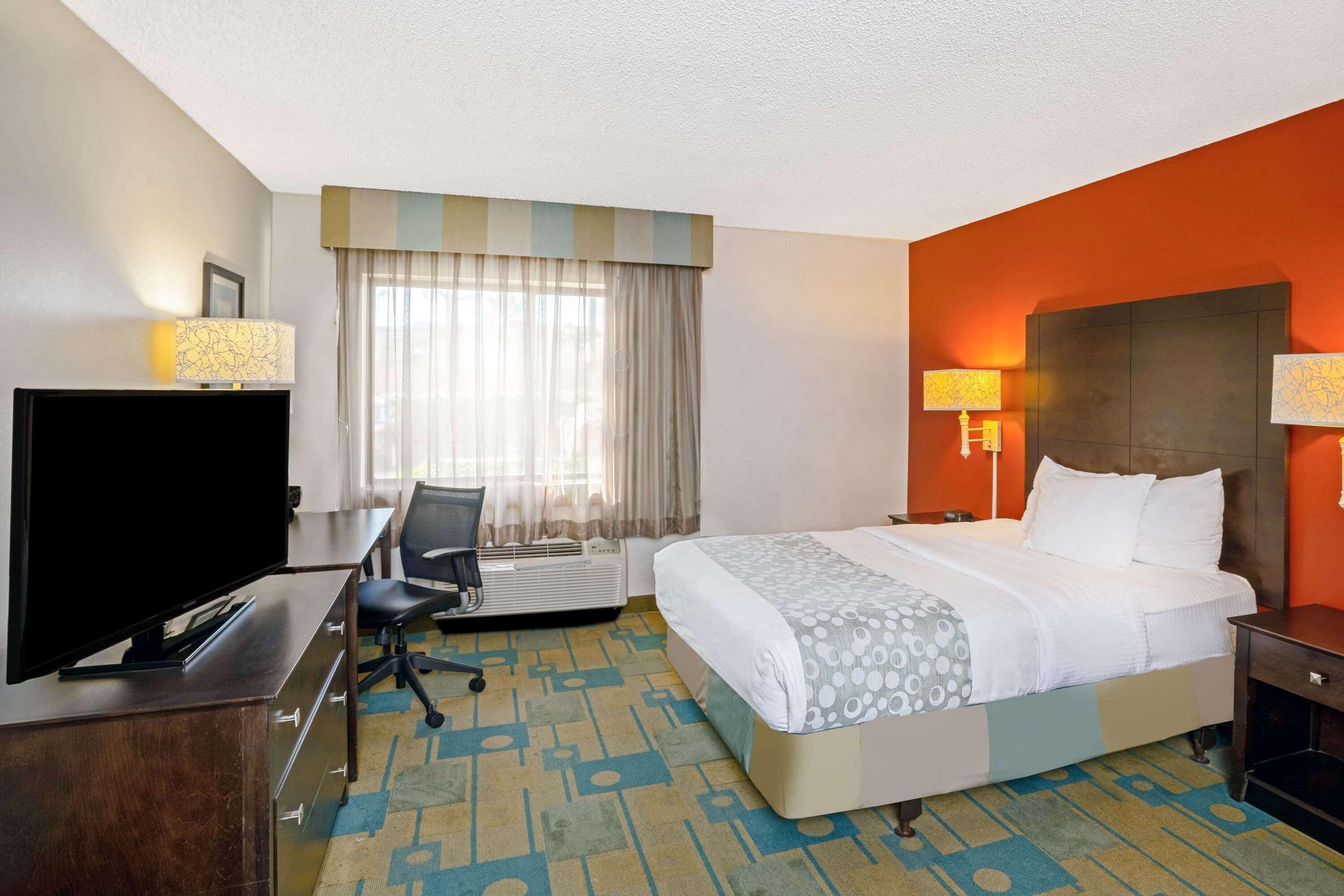 La Quinta Inn & Suites by Wyndham Houston NW Brookhollow