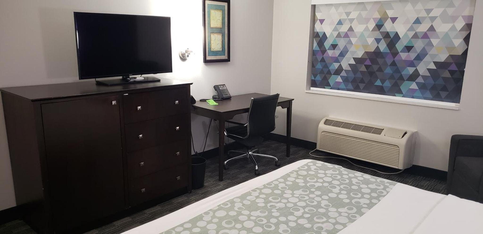 La Quinta Inn & Suites by Wyndham Houston NW Brookhollow