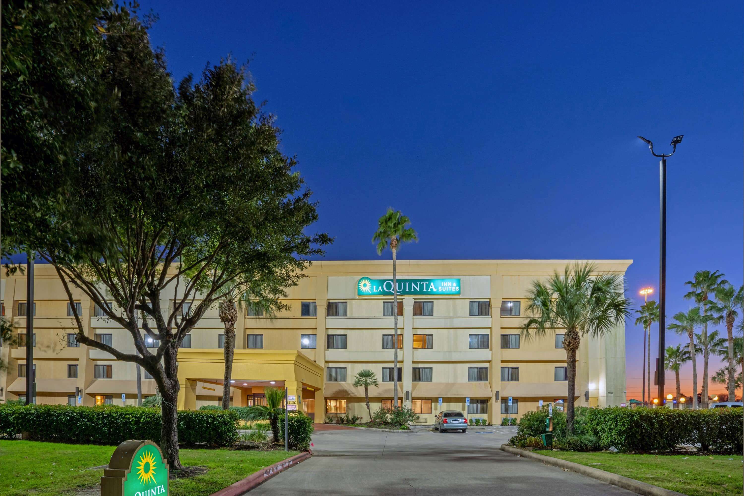 La Quinta Inn & Suites by Wyndham Houston NW Brookhollow