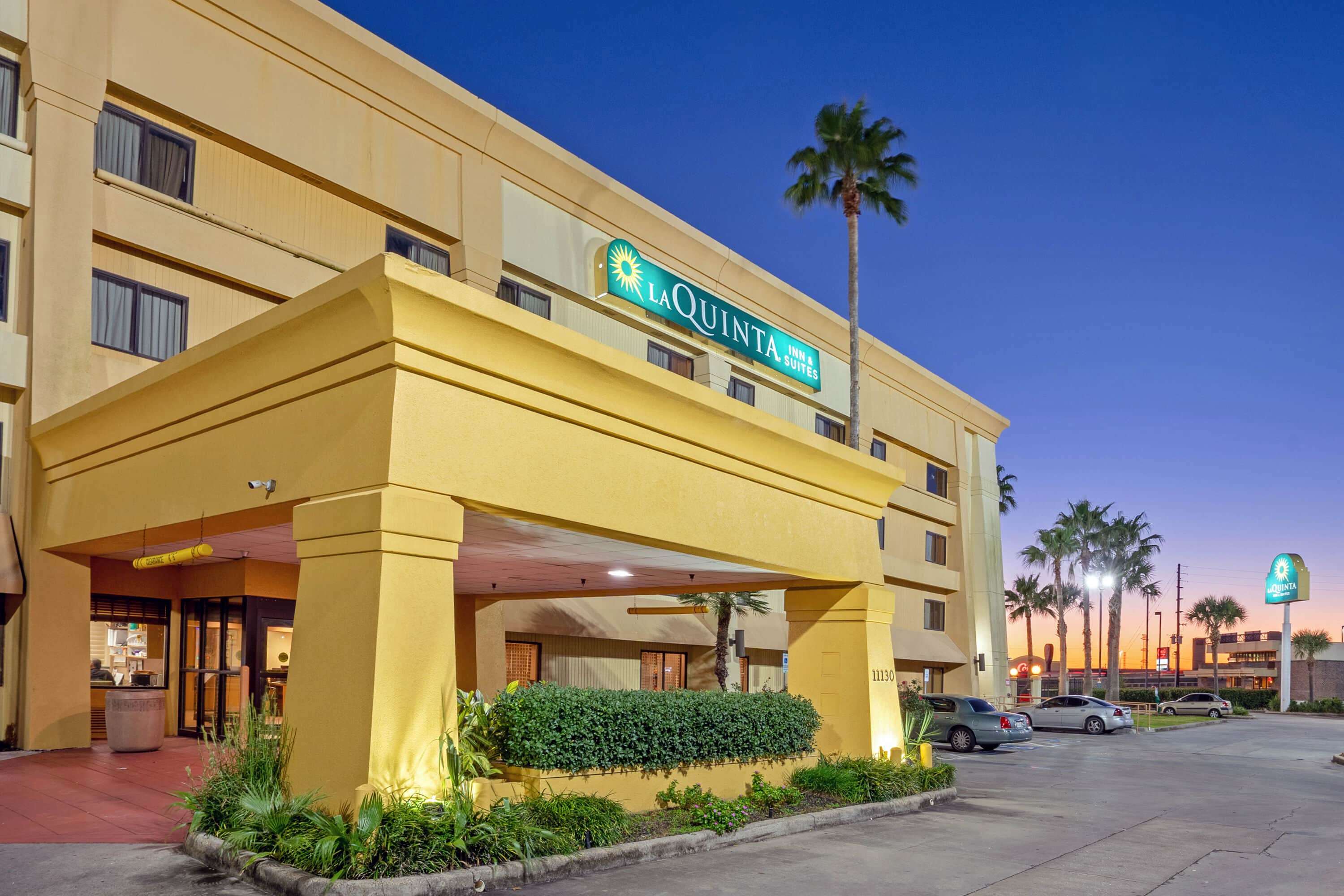La Quinta Inn & Suites by Wyndham Houston NW Brookhollow