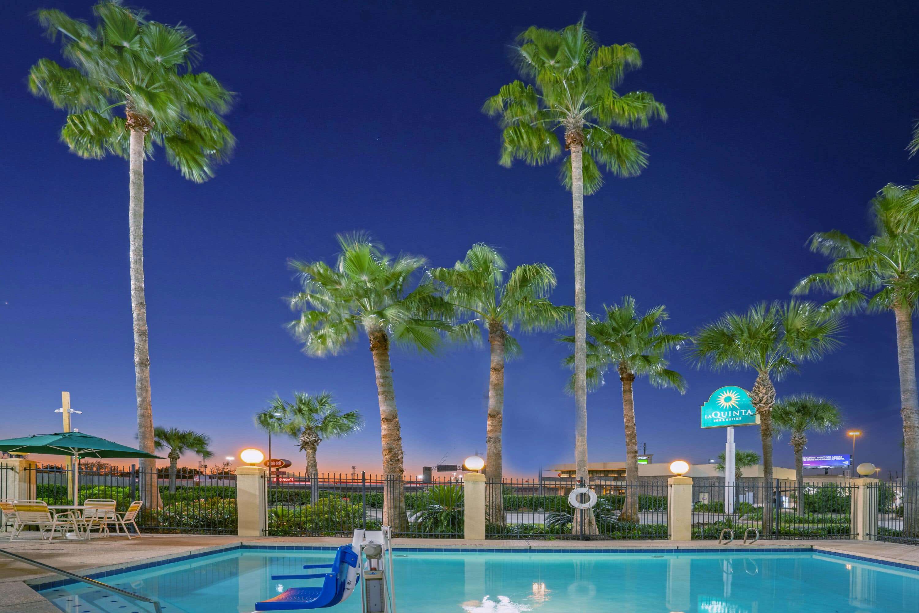 La Quinta Inn & Suites by Wyndham Houston NW Brookhollow