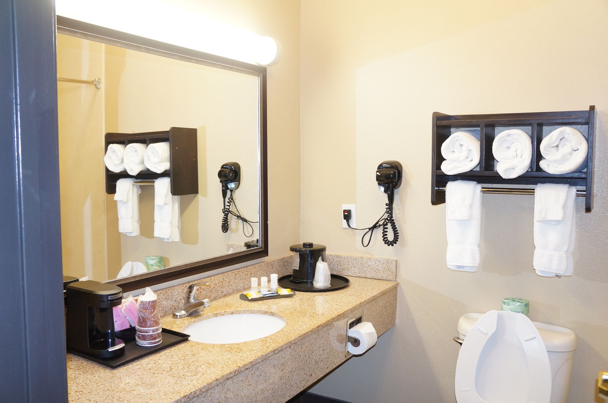 La Quinta Inn & Suites by Wyndham Houston Hobby Airport