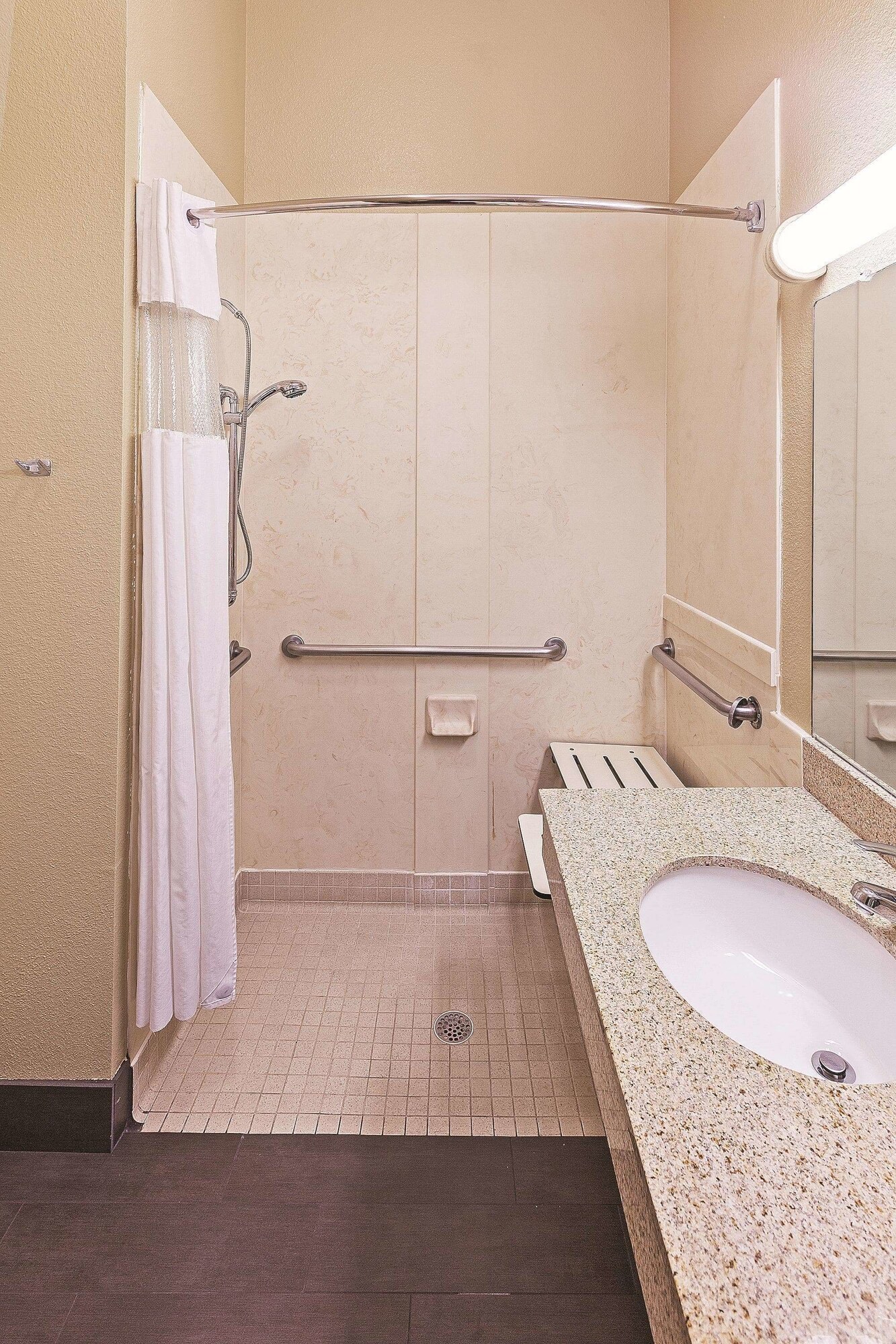 La Quinta Inn & Suites by Wyndham Houston Hobby Airport