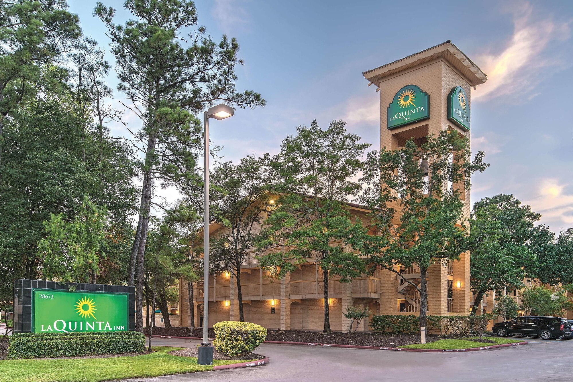 Super 8 by Wyndham - The Woodlands North