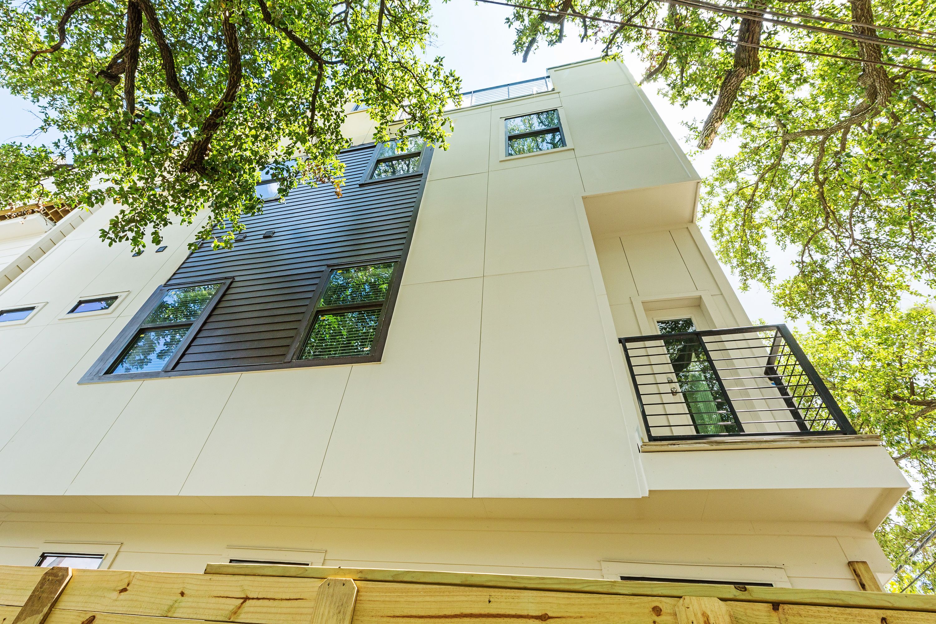 Montrose Guesthouse Suites