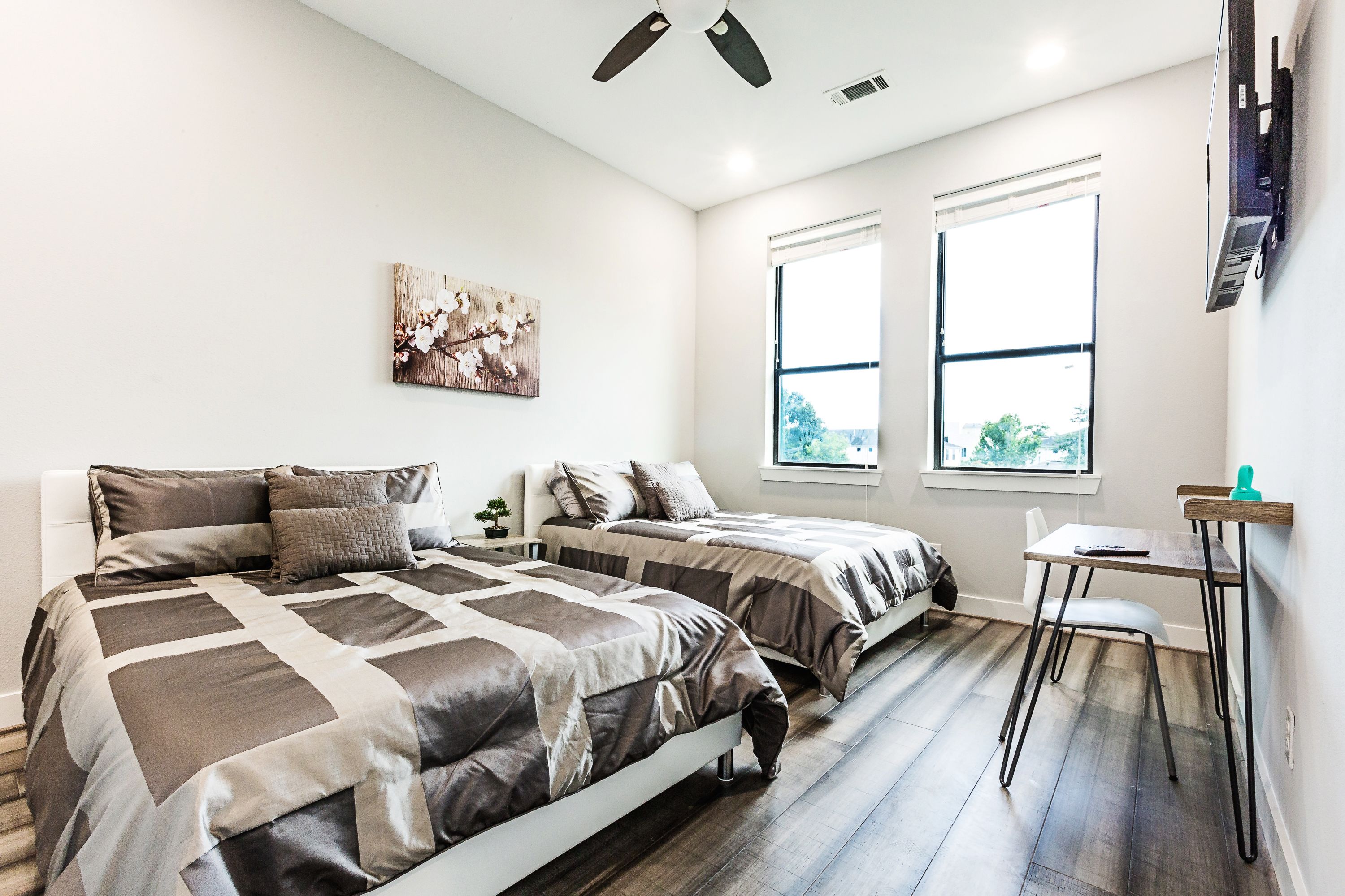 Montrose Guesthouse Suites