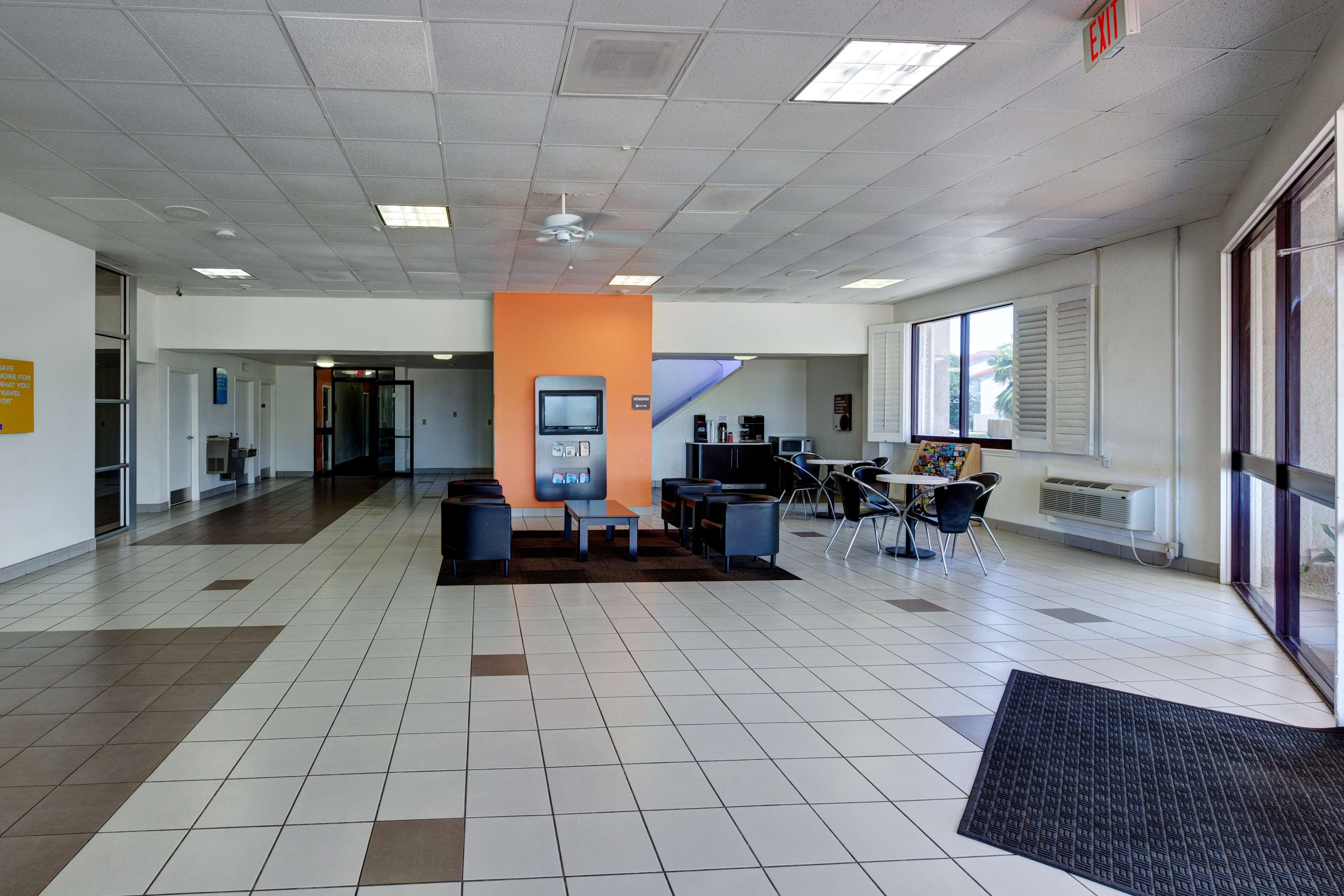 Executive Inn & Suites