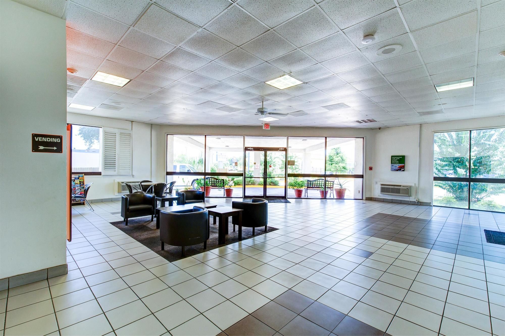 Executive Inn & Suites