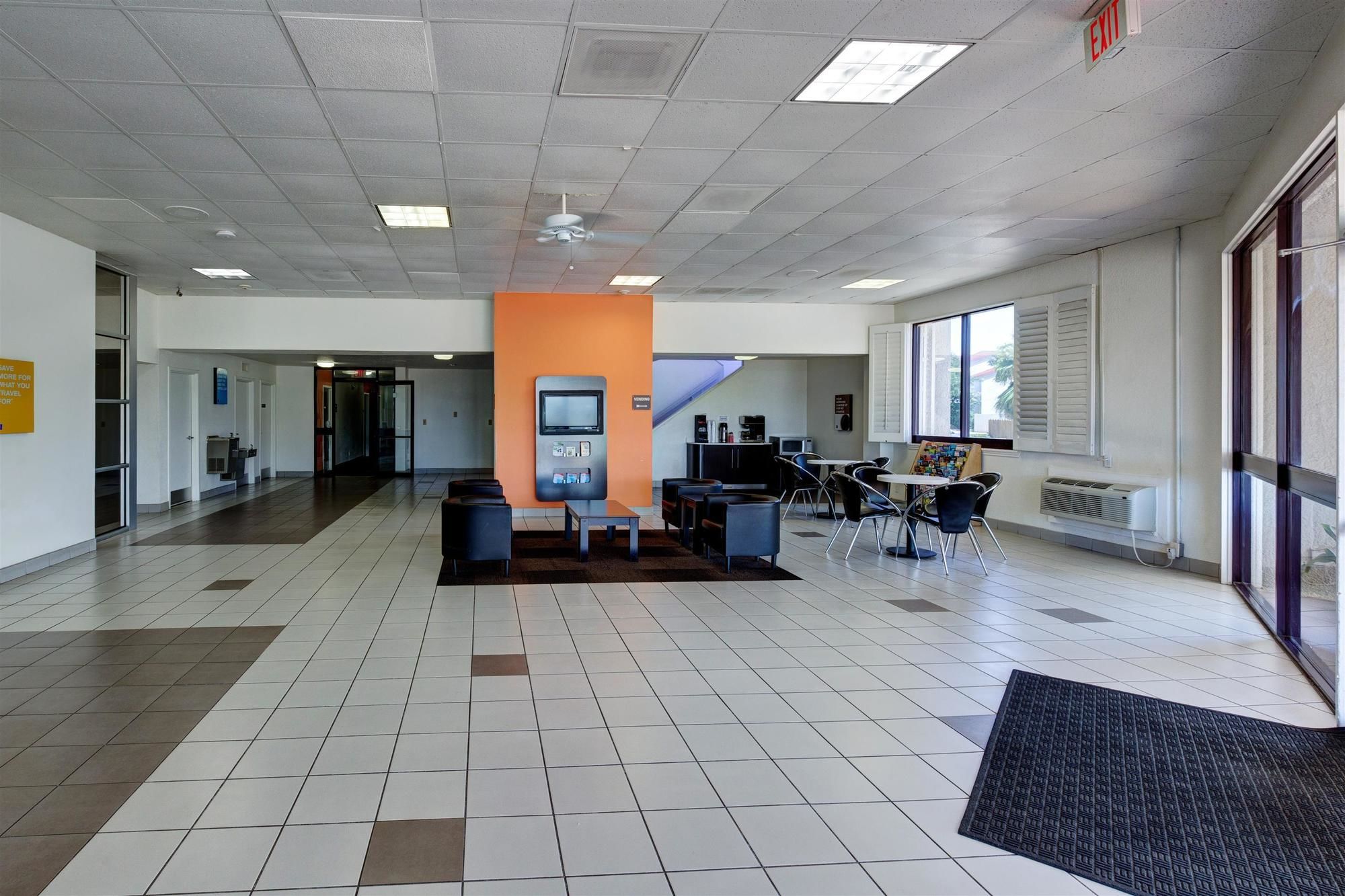 Executive Inn & Suites