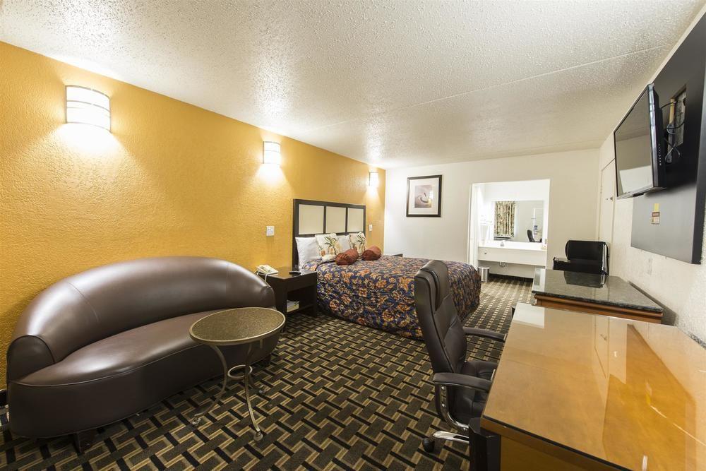 Motel 6 Houston, TX - Brookhollow