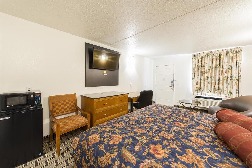Motel 6 Houston, TX - Brookhollow
