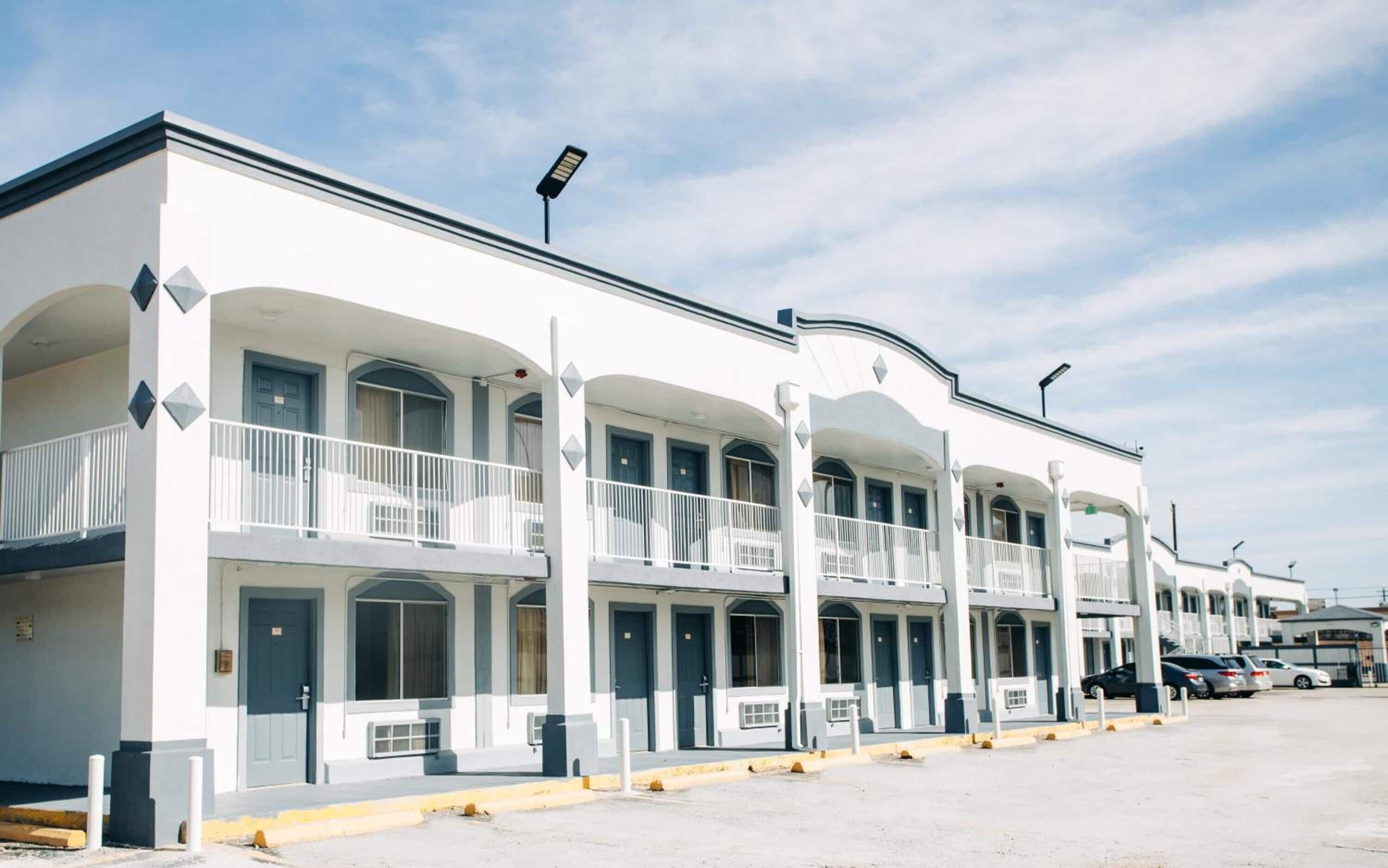 Palace Inn I-45 & Crosstimbers