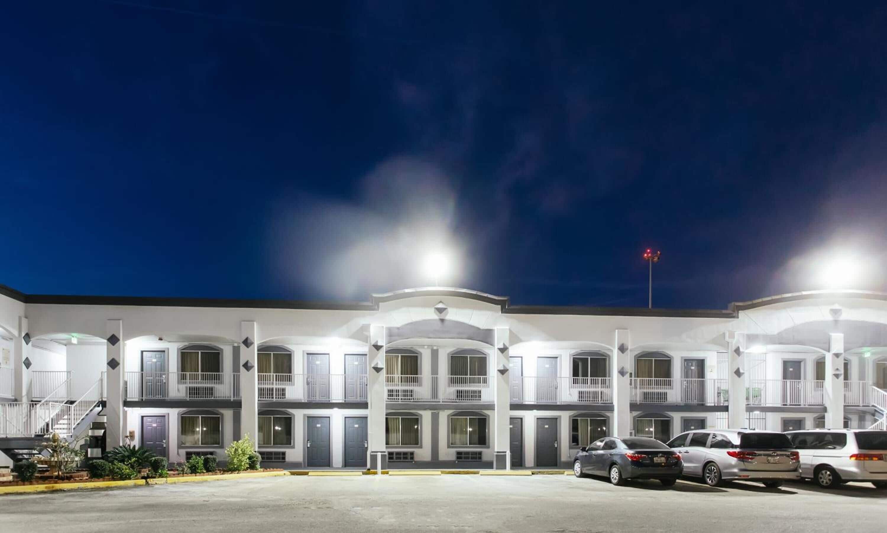 Palace Inn I-45 & Crosstimbers