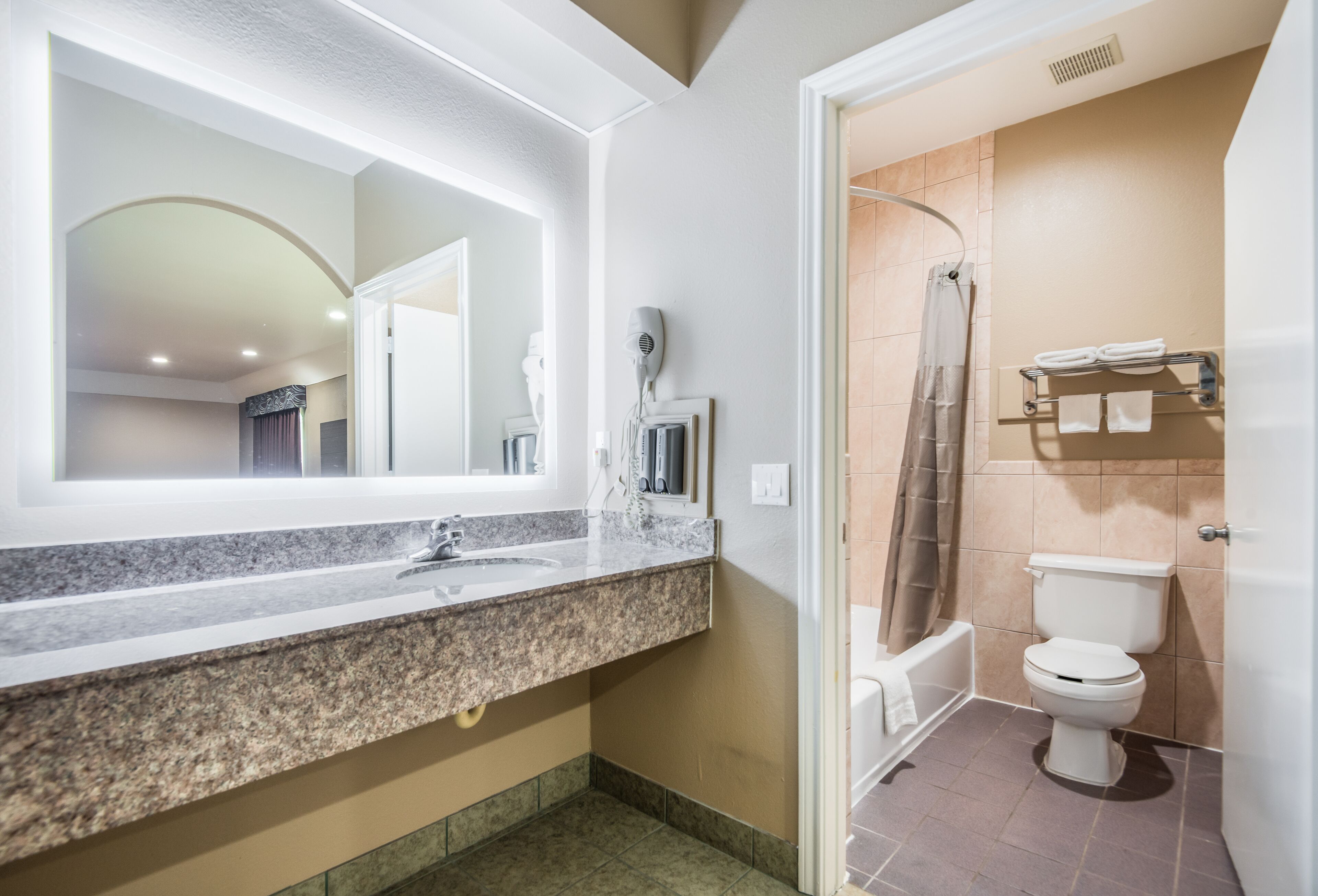 Scottish Inns & Suites IAH Airport South