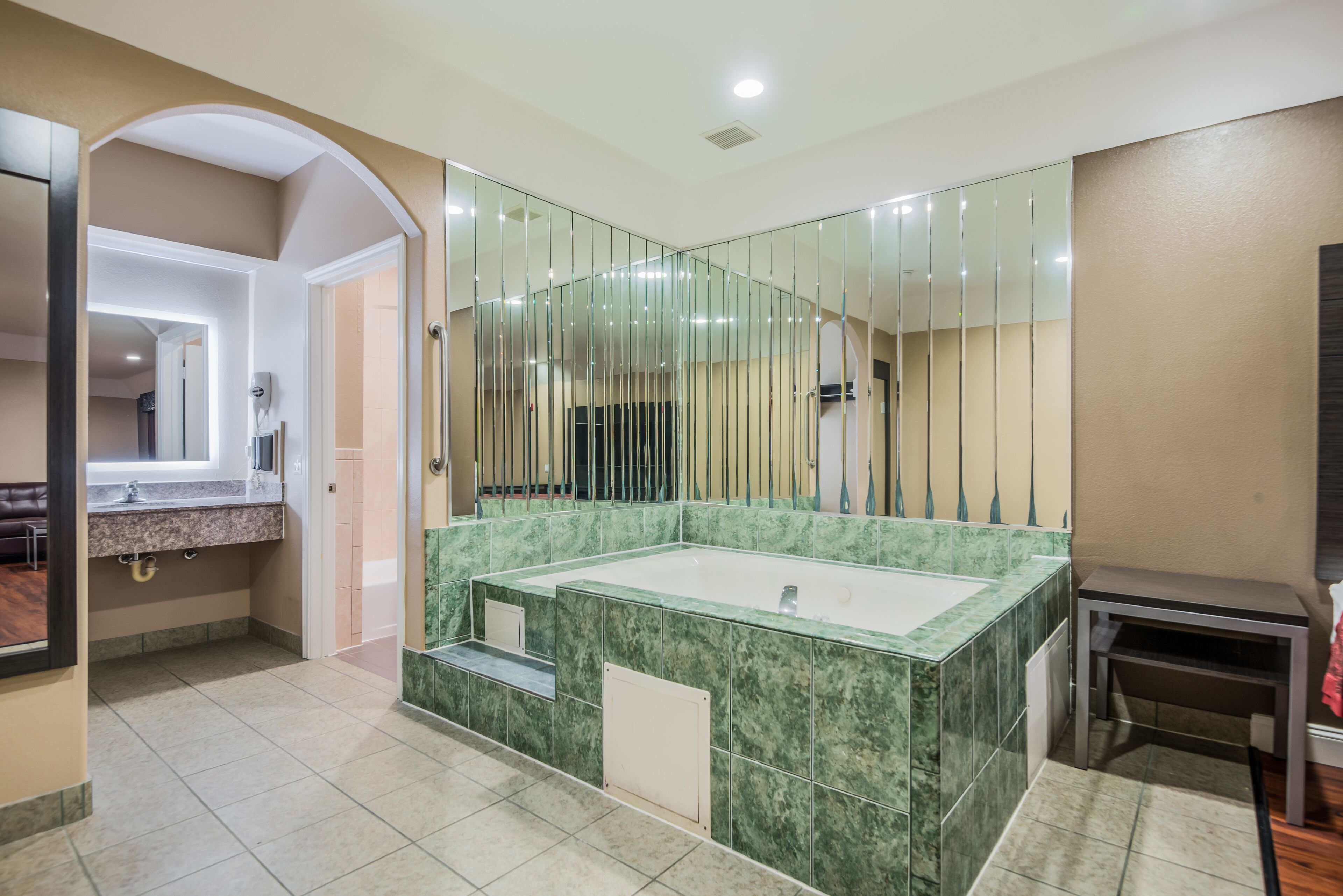 Scottish Inns & Suites IAH Airport South