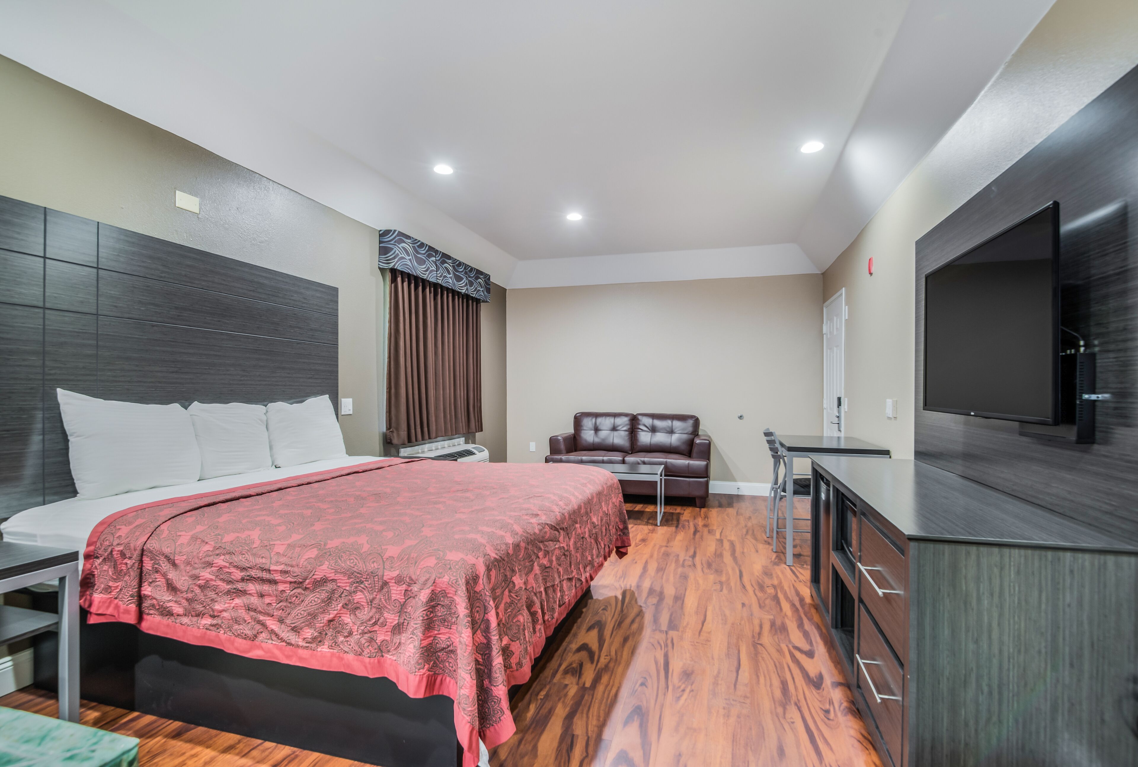 Scottish Inns & Suites IAH Airport South