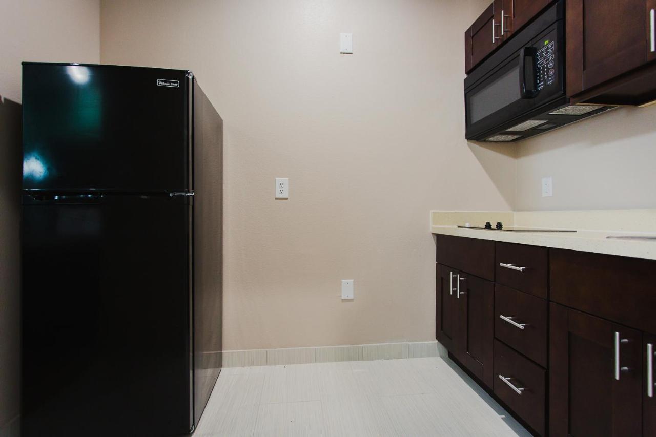 Crystal Inn & Suites Willowbrook Mall