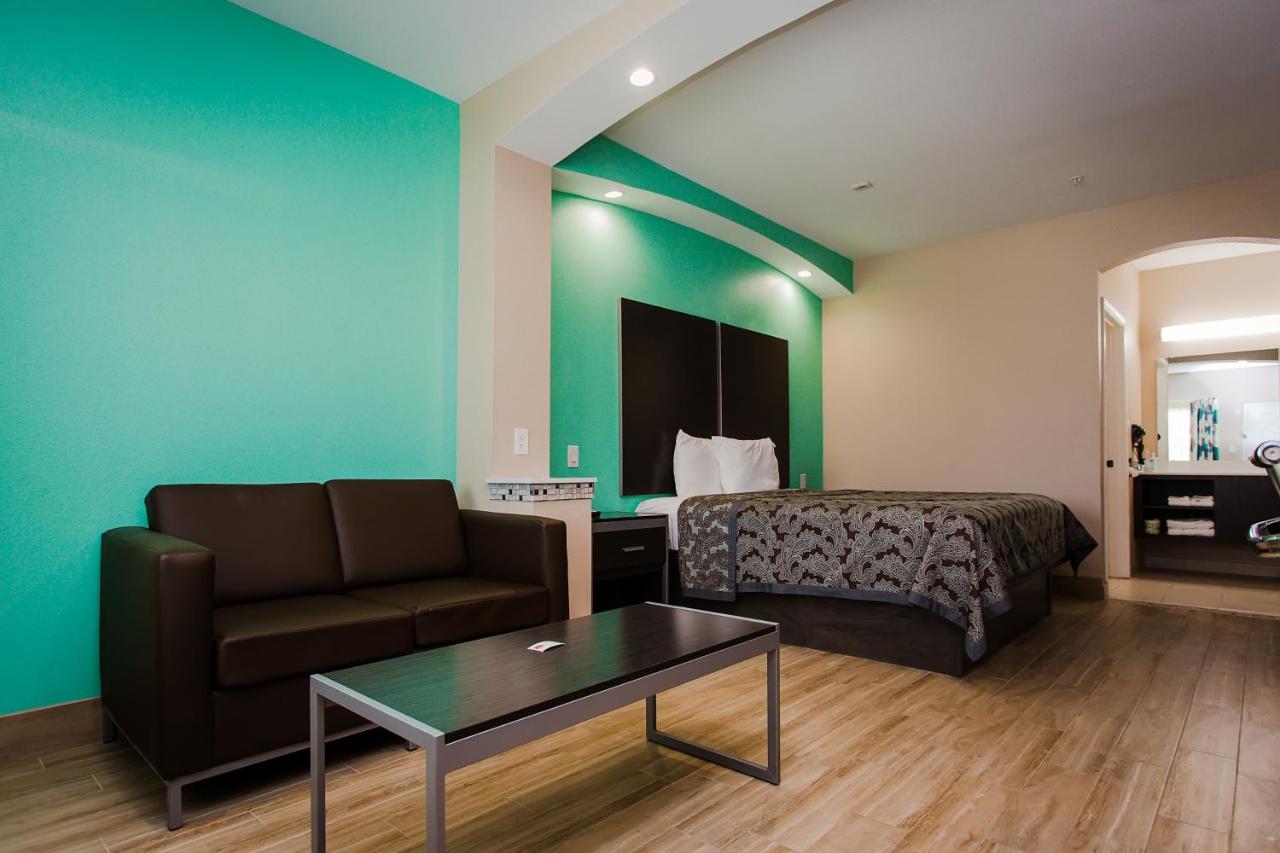 Crystal Inn & Suites Willowbrook Mall