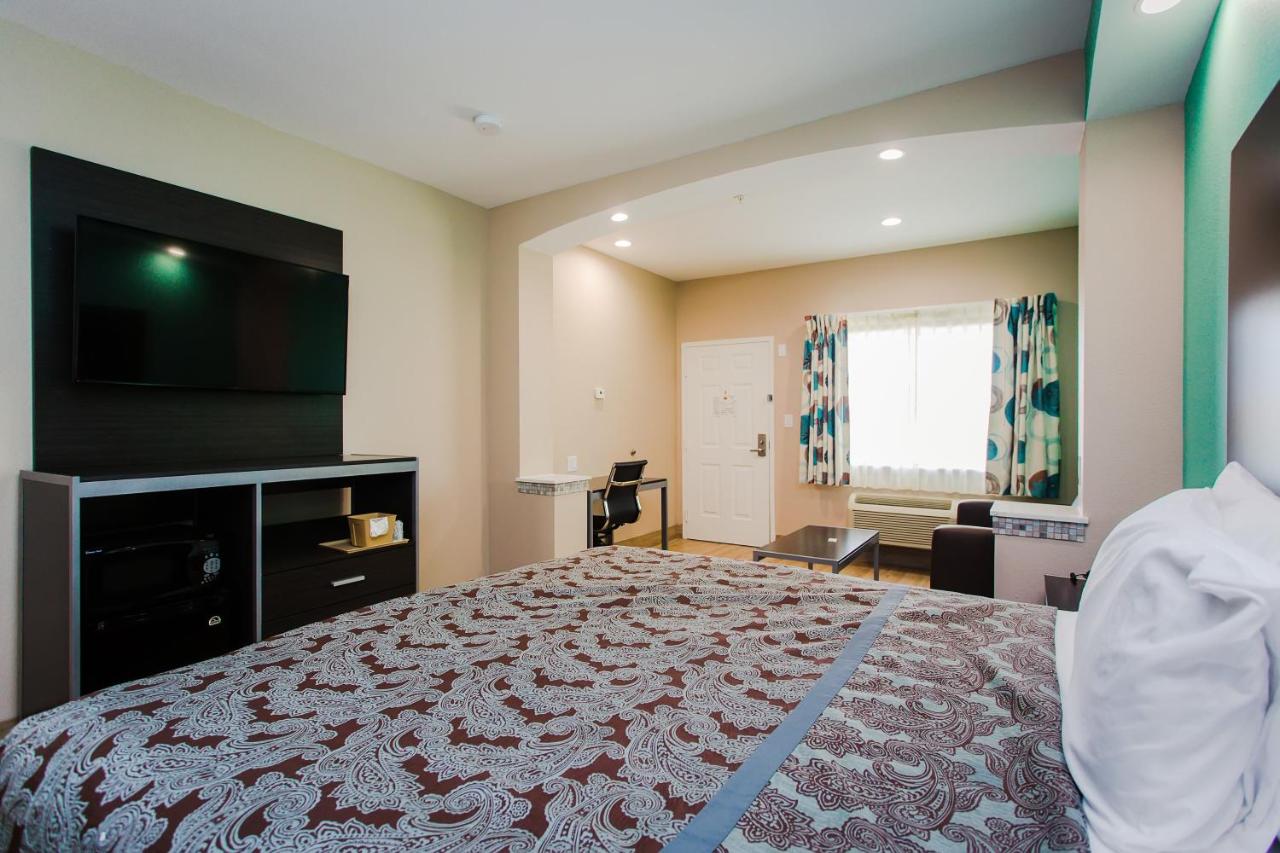 Crystal Inn & Suites Willowbrook Mall