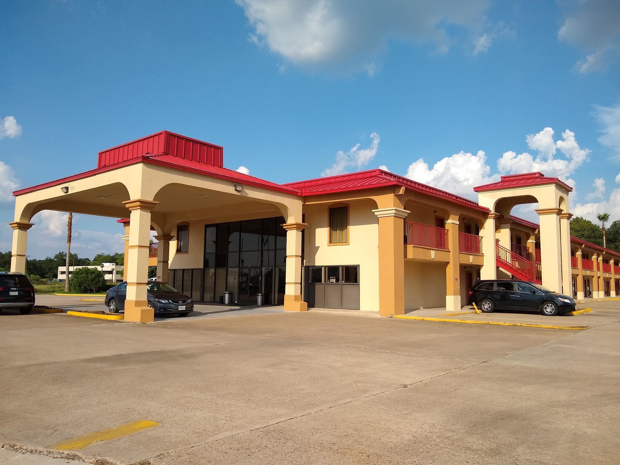 Econo Lodge Inn & Suites West - Energy Corridor