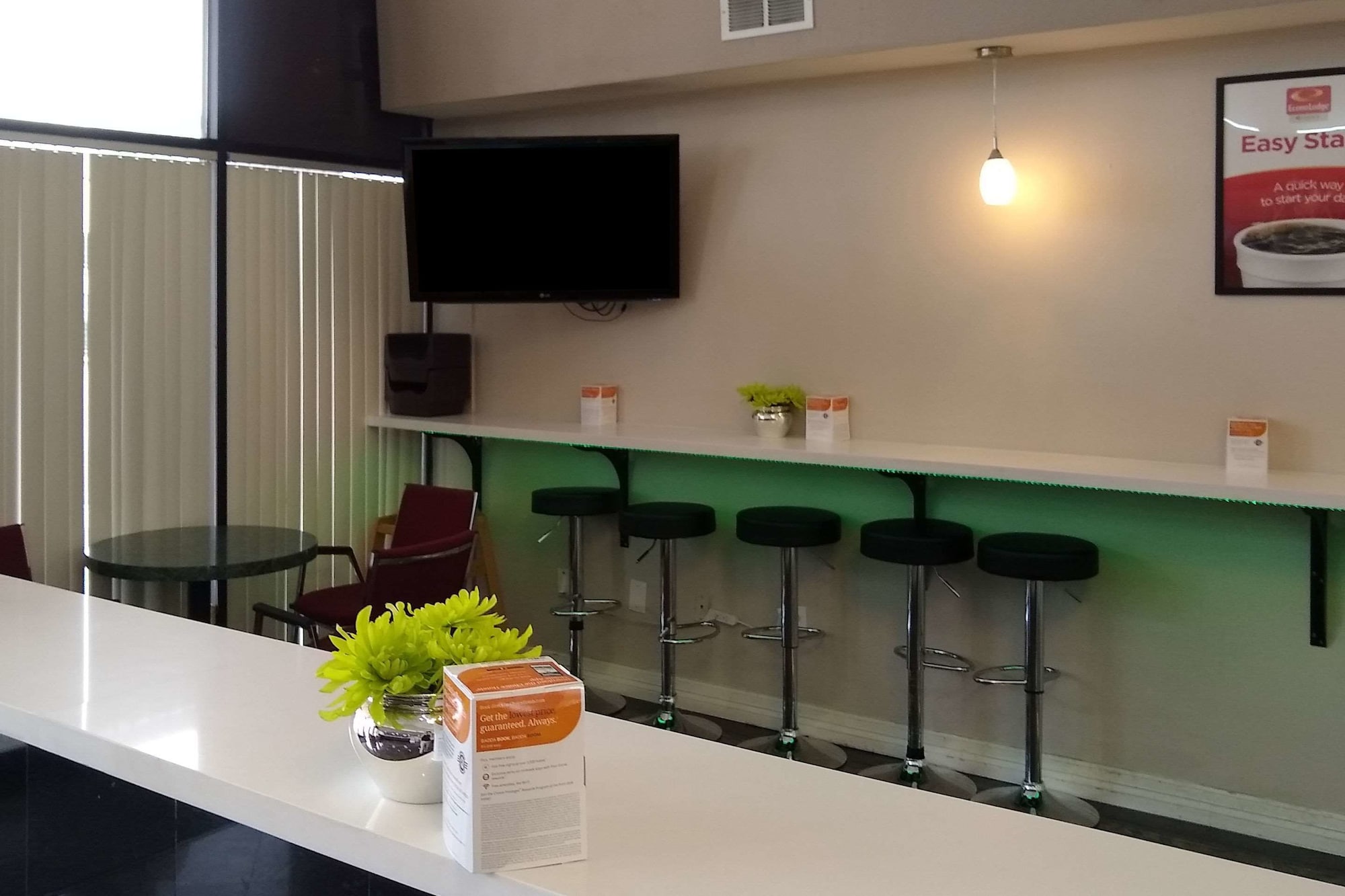 Econo Lodge Inn & Suites West - Energy Corridor