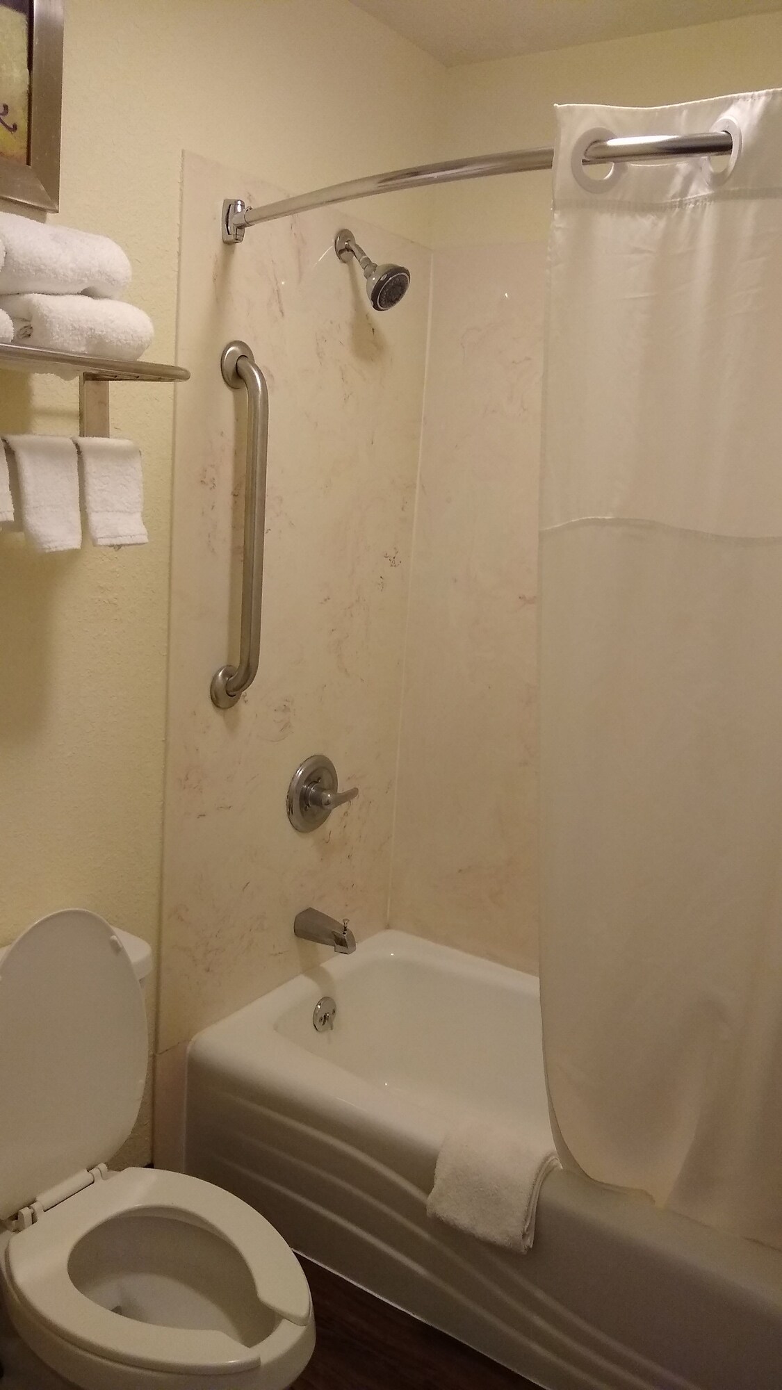 Econo Lodge Inn & Suites West - Energy Corridor
