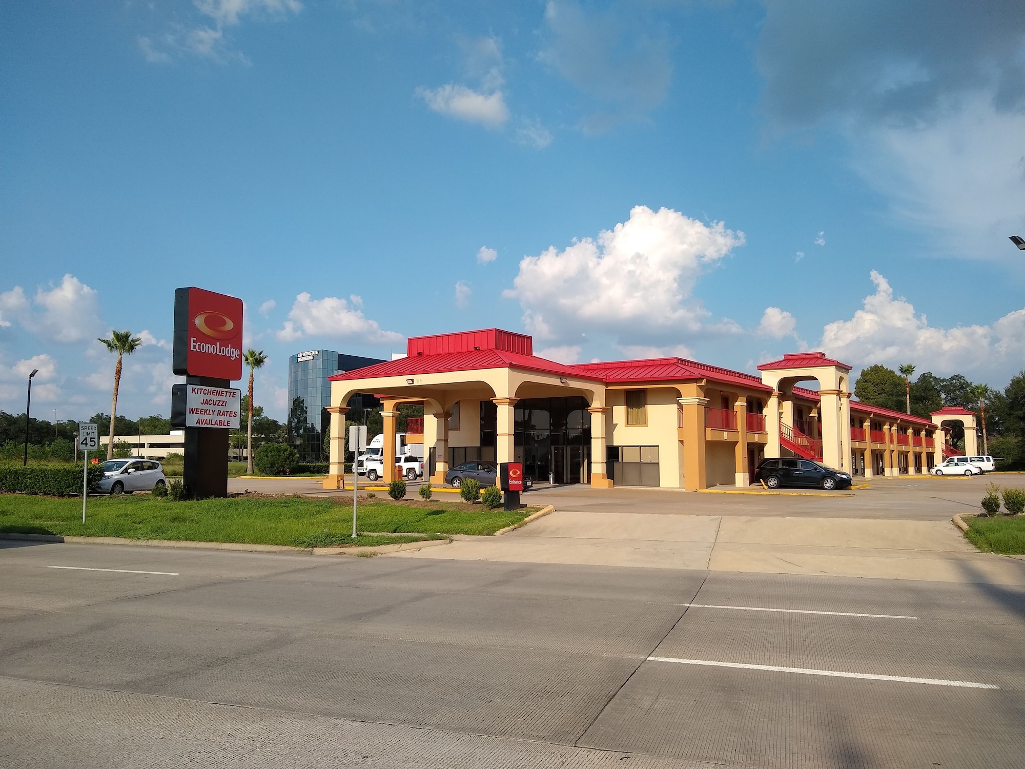 Econo Lodge Inn & Suites West - Energy Corridor