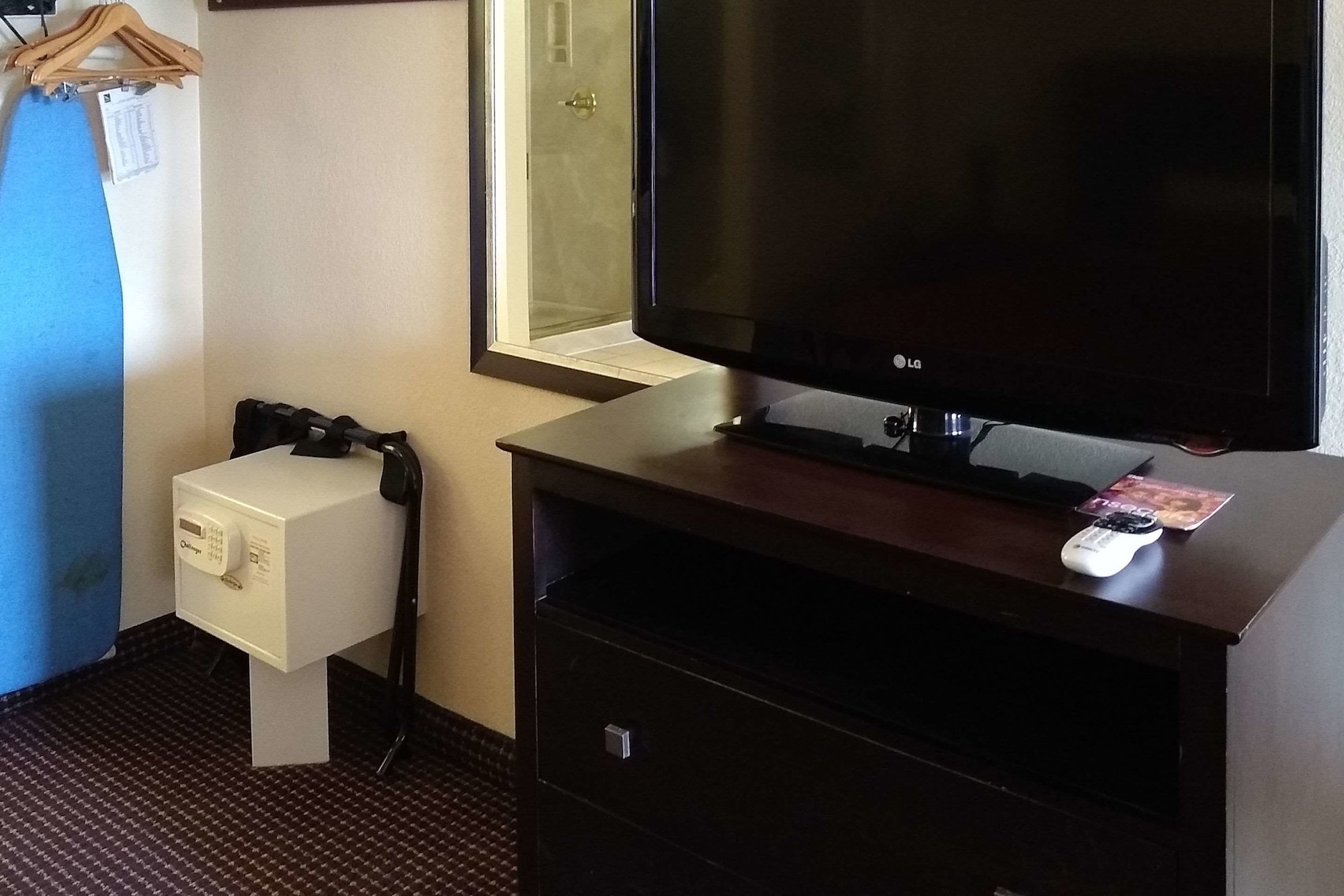 Econo Lodge Inn & Suites West - Energy Corridor