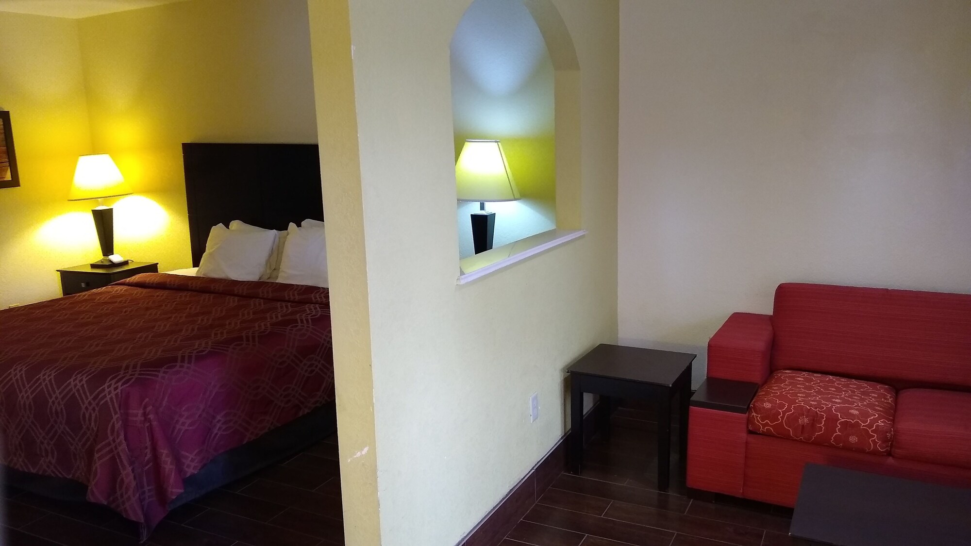 Econo Lodge Inn & Suites West - Energy Corridor