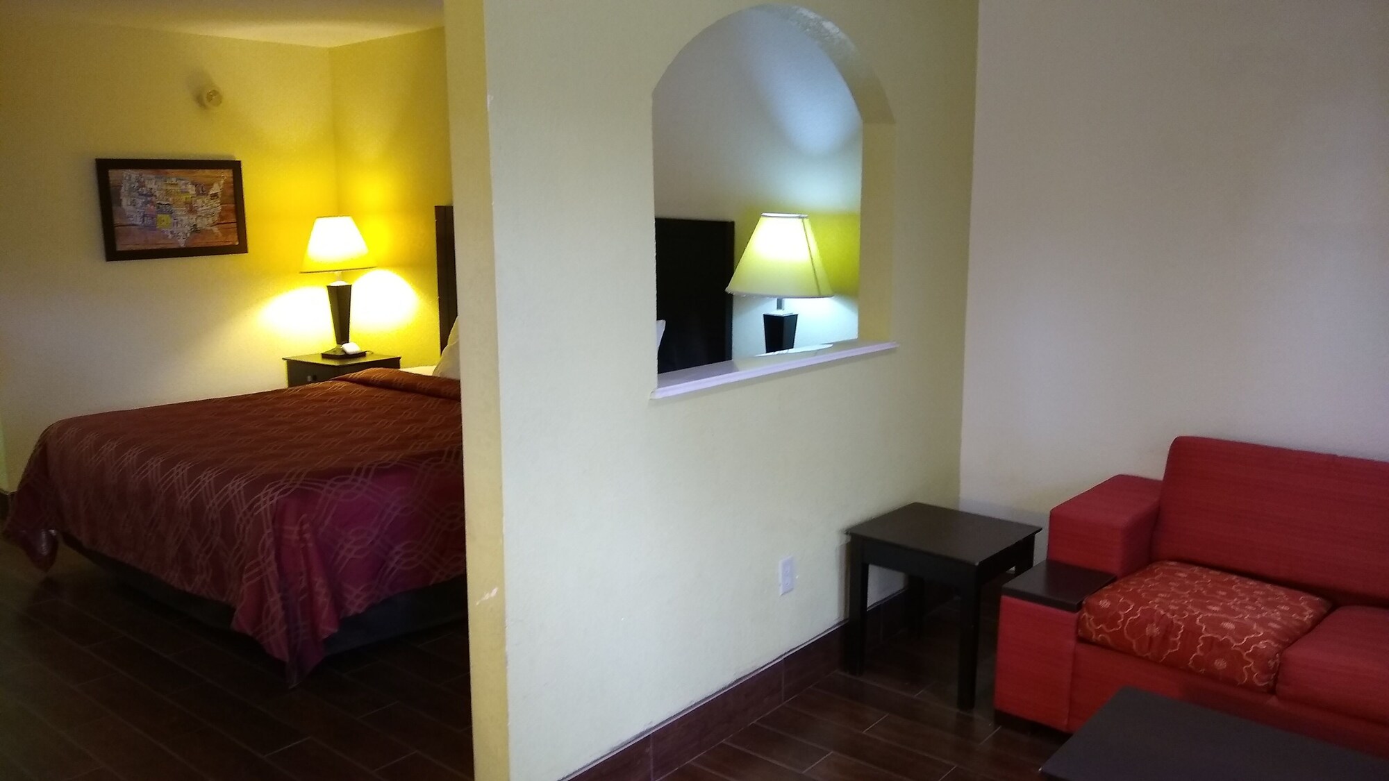 Econo Lodge Inn & Suites West - Energy Corridor