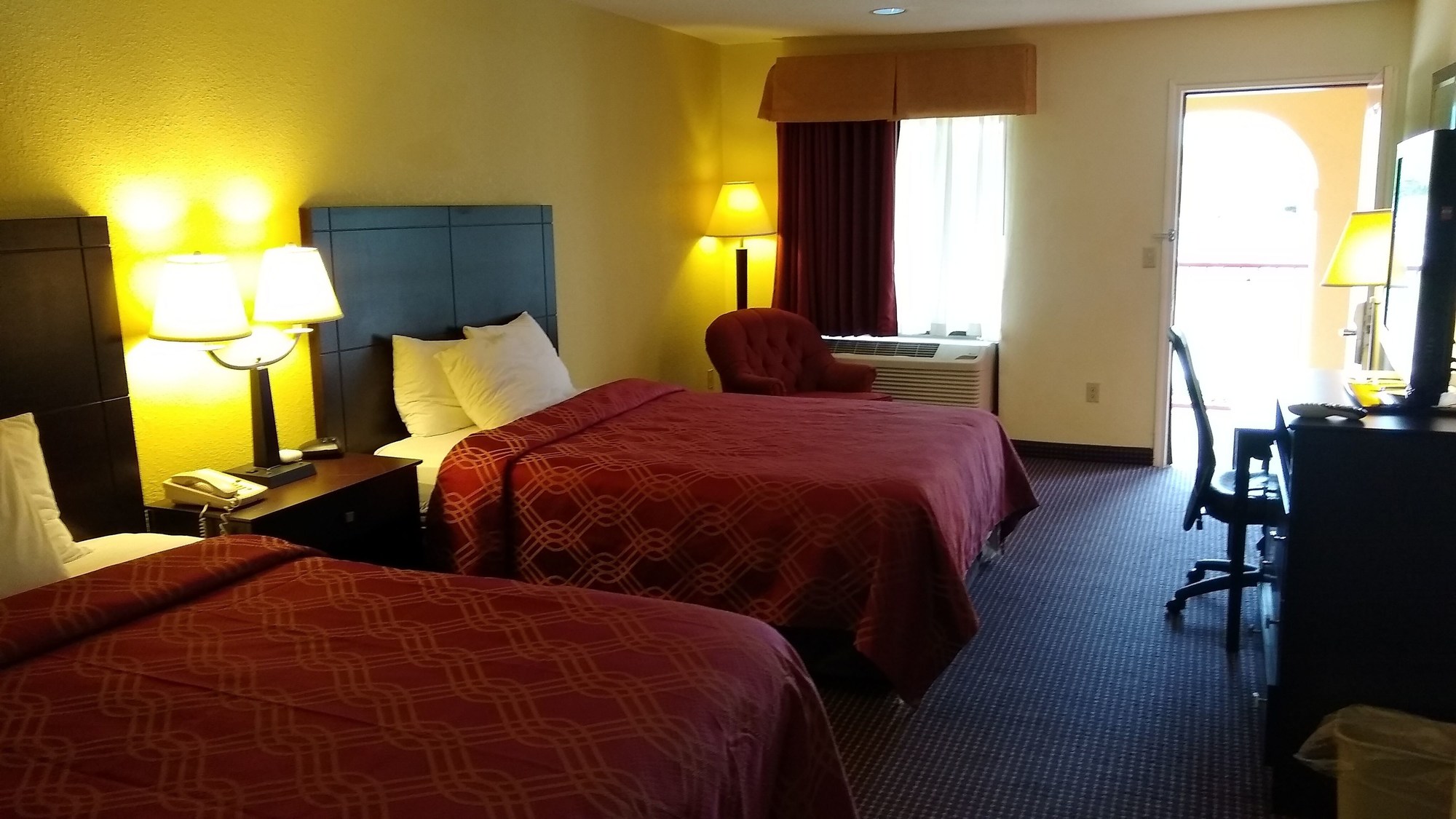 Econo Lodge Inn & Suites West - Energy Corridor
