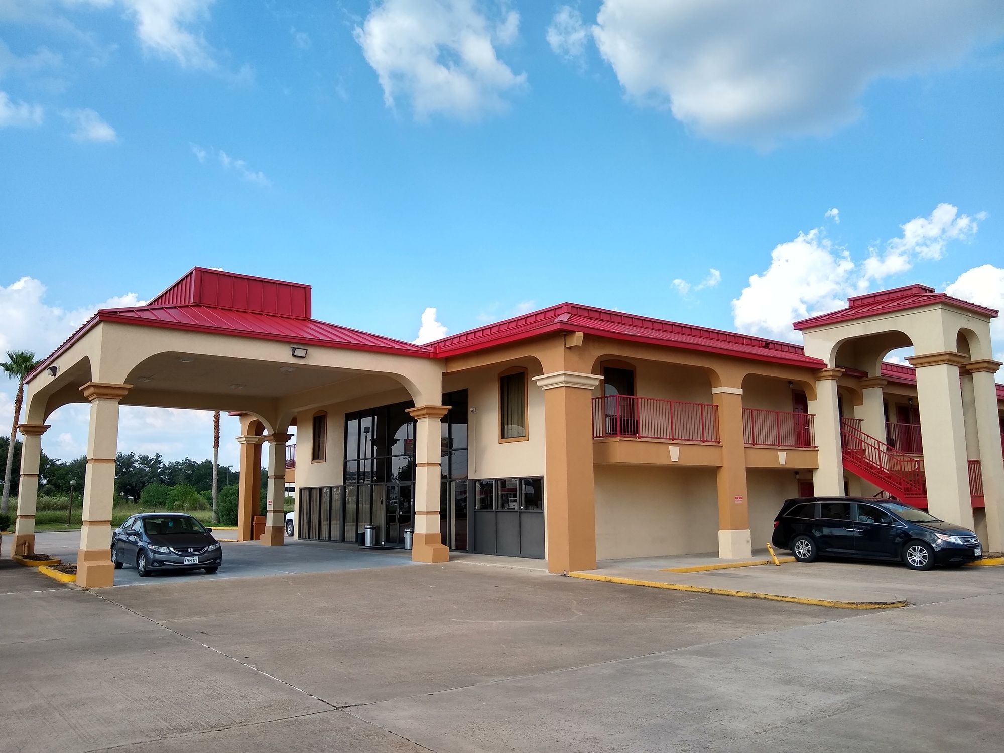 Econo Lodge Inn & Suites West - Energy Corridor