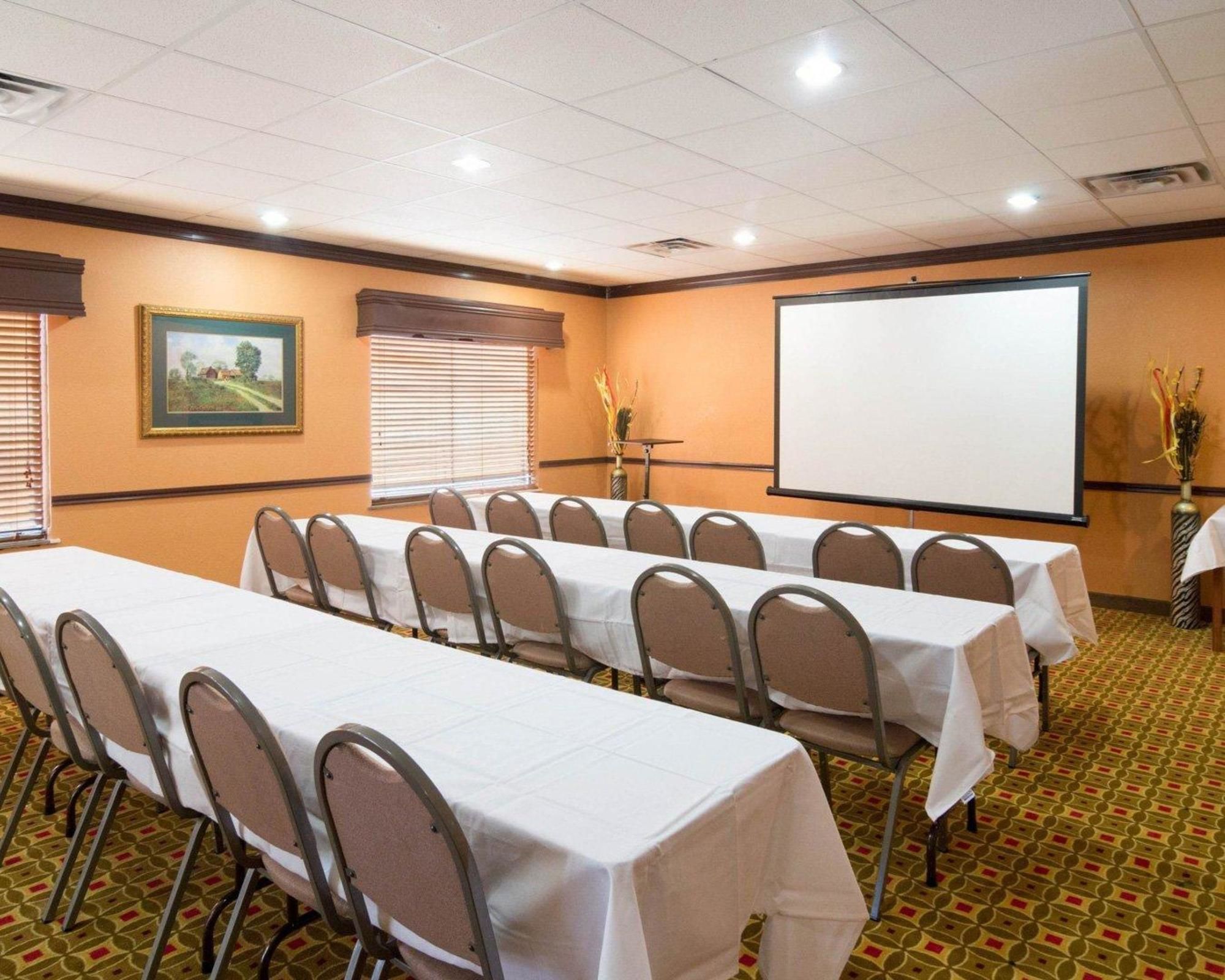 Springwood Suites Houston IAH -Beltway 8
