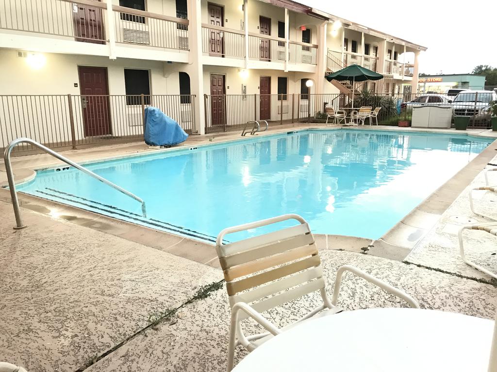 Red Roof Inn Houston East