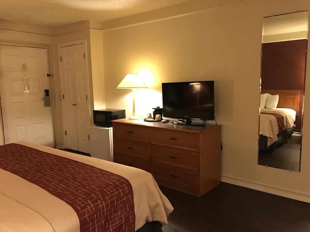 Red Roof Inn Houston East