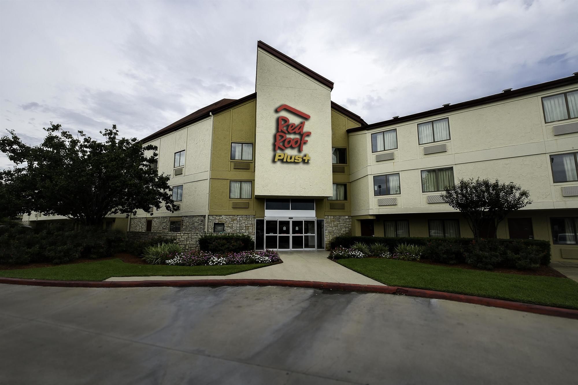 Red Roof PLUS+ Houston - Energy Corridor