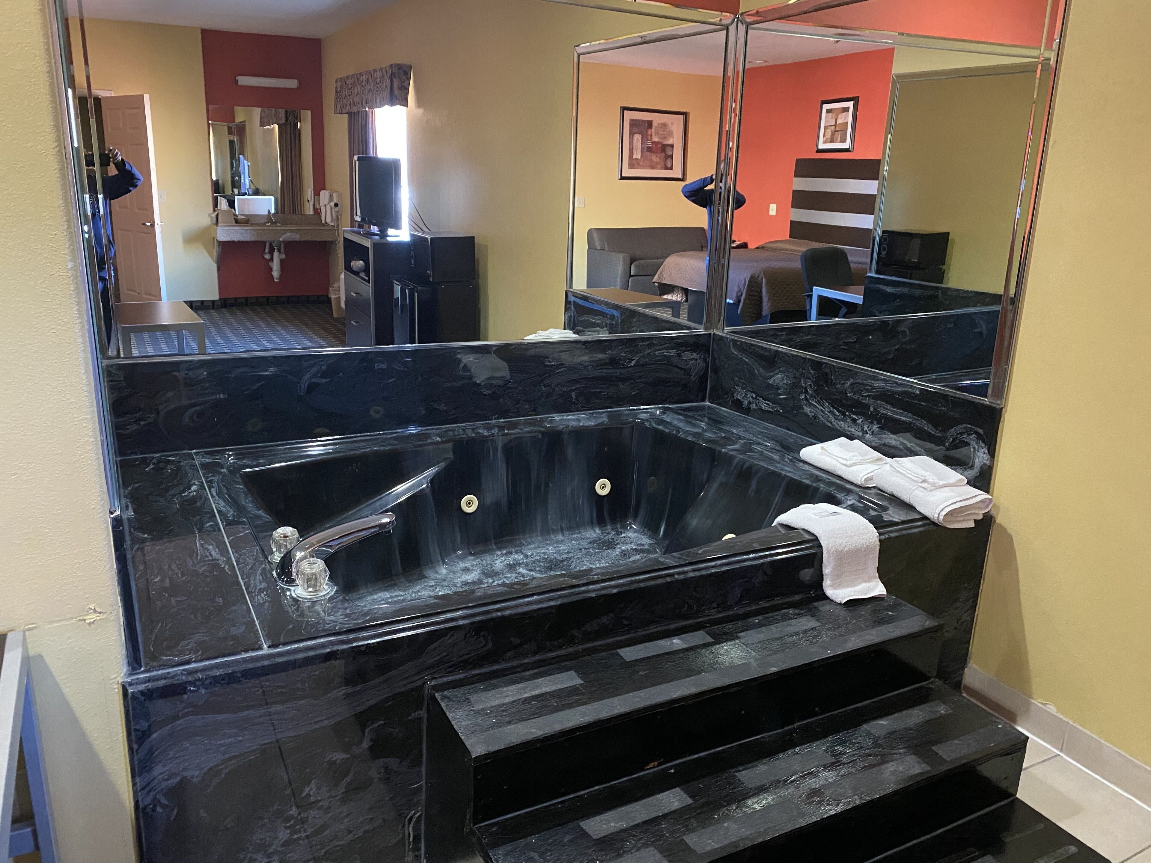 Redwood Suites