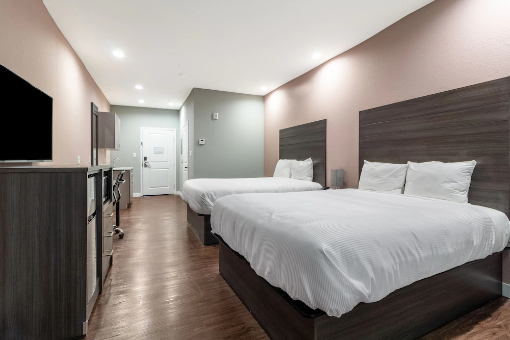 Scottish Inn & Suites