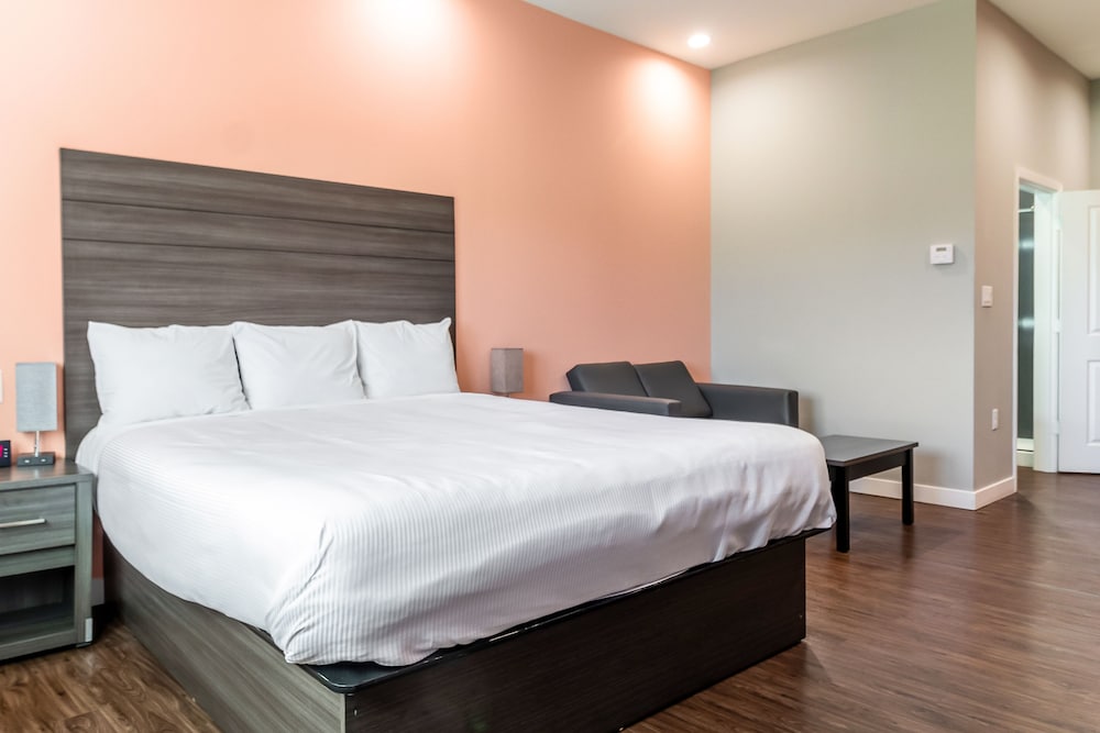 Scottish Inn & Suites