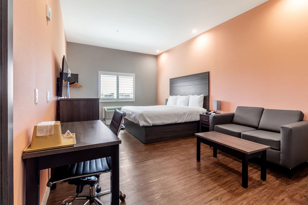 Scottish Inn & Suites
