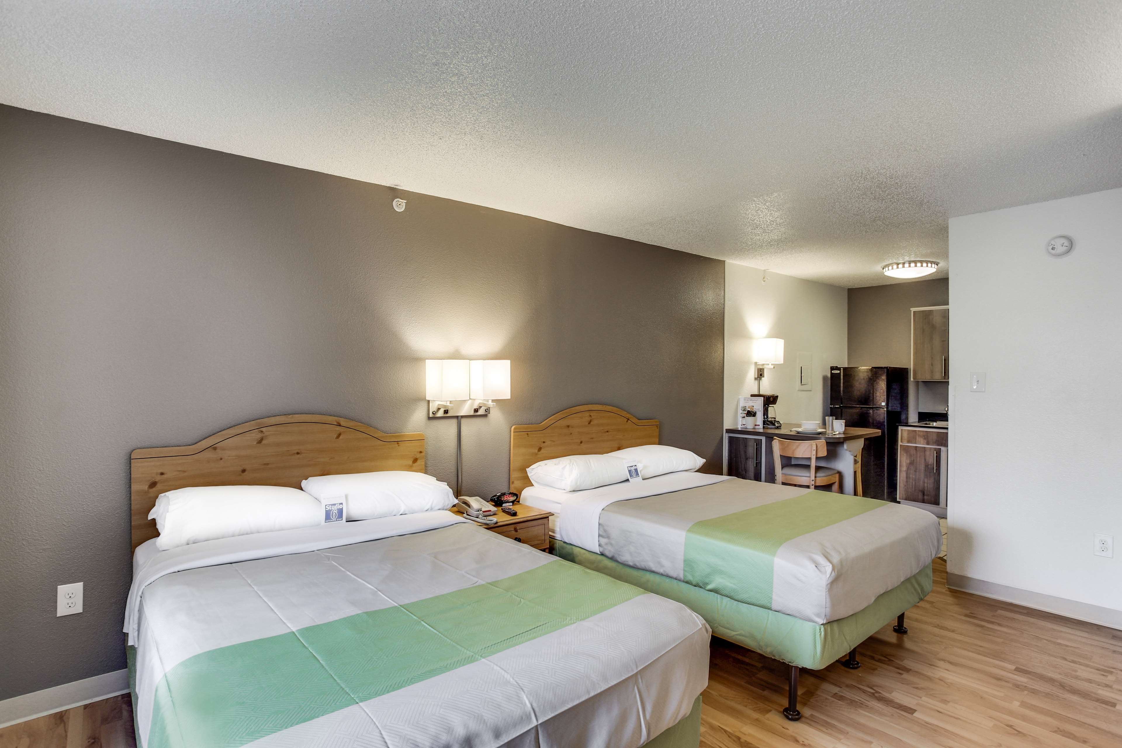 Studio 6 Houston West