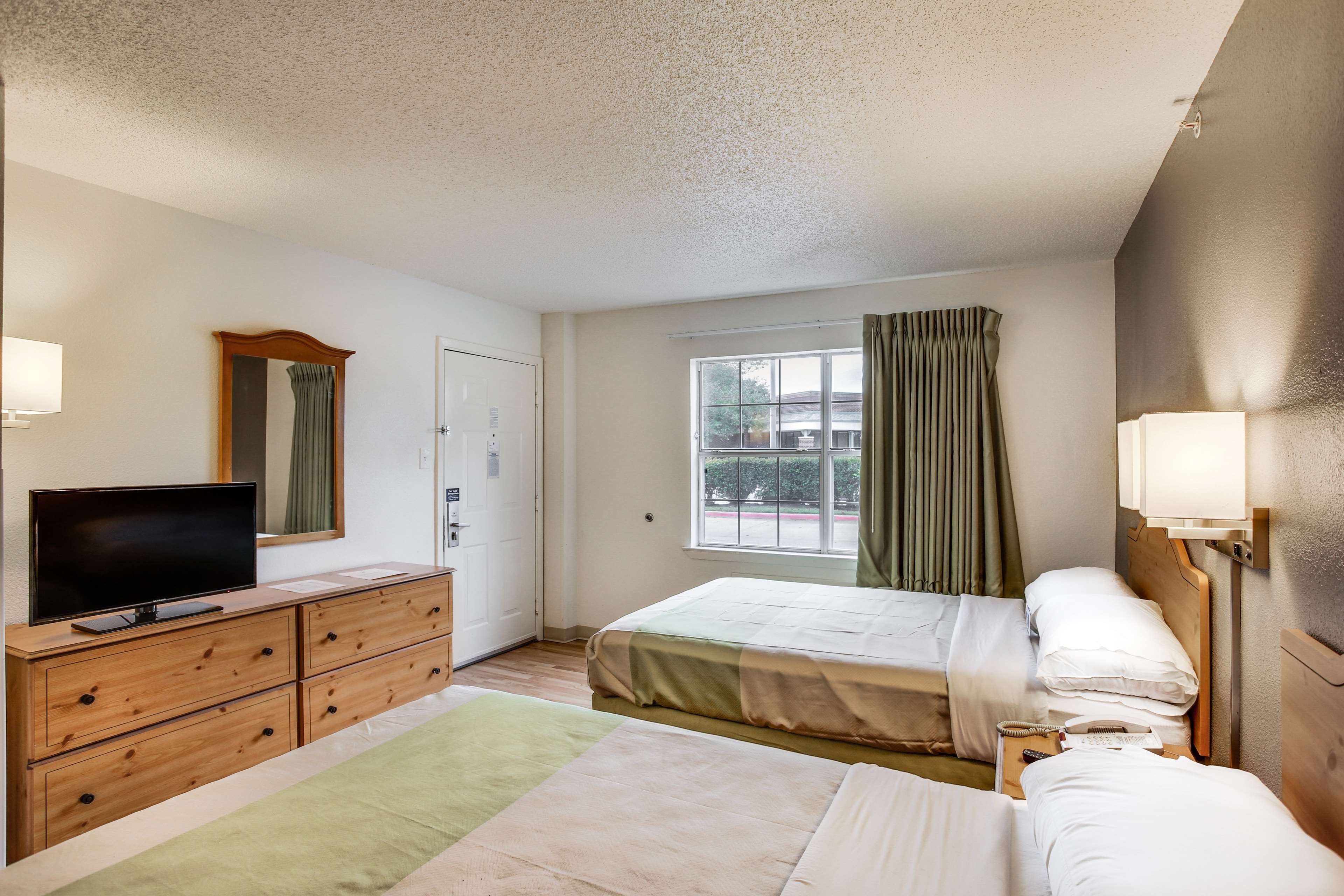Studio 6 Houston West