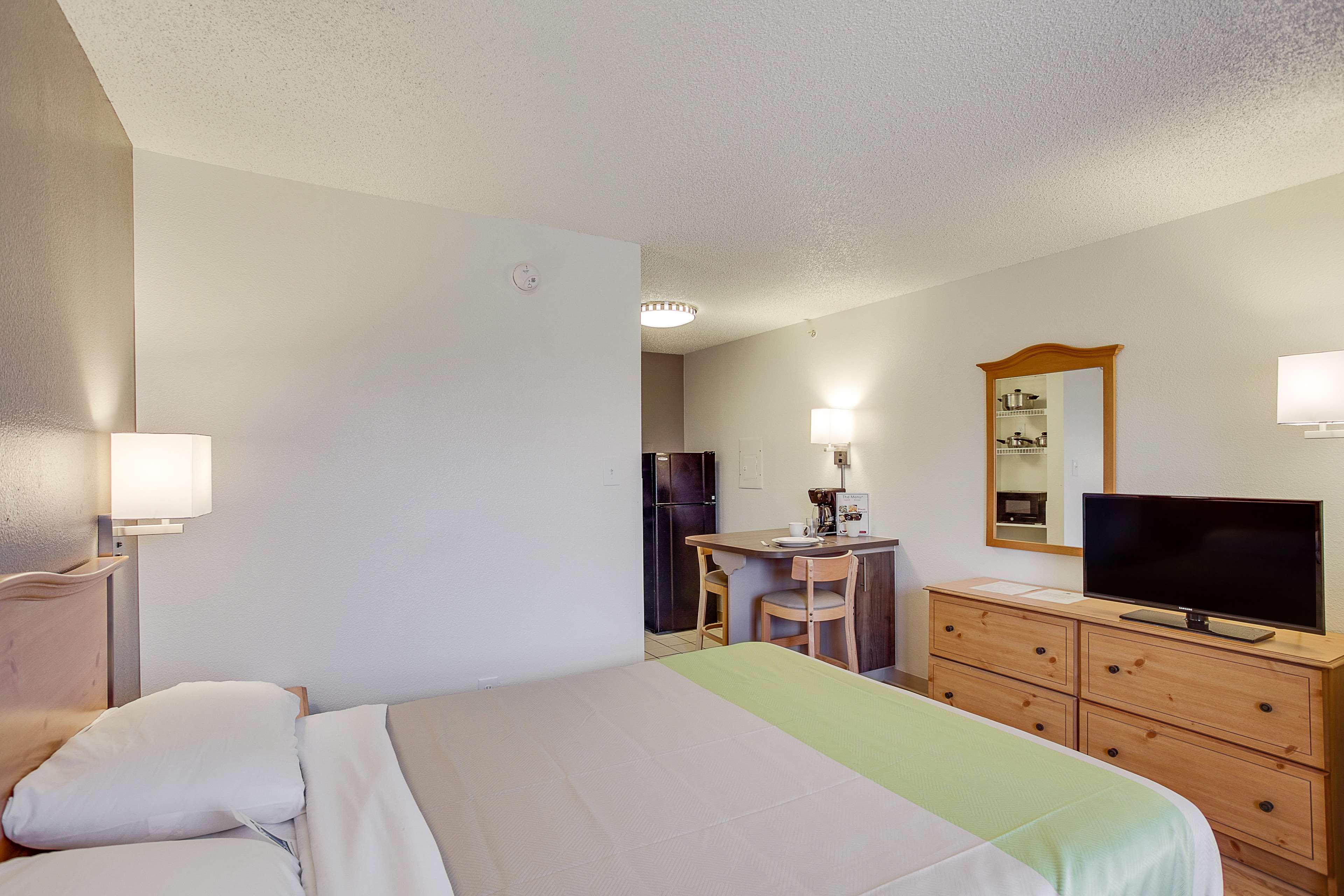 Studio 6 Houston West