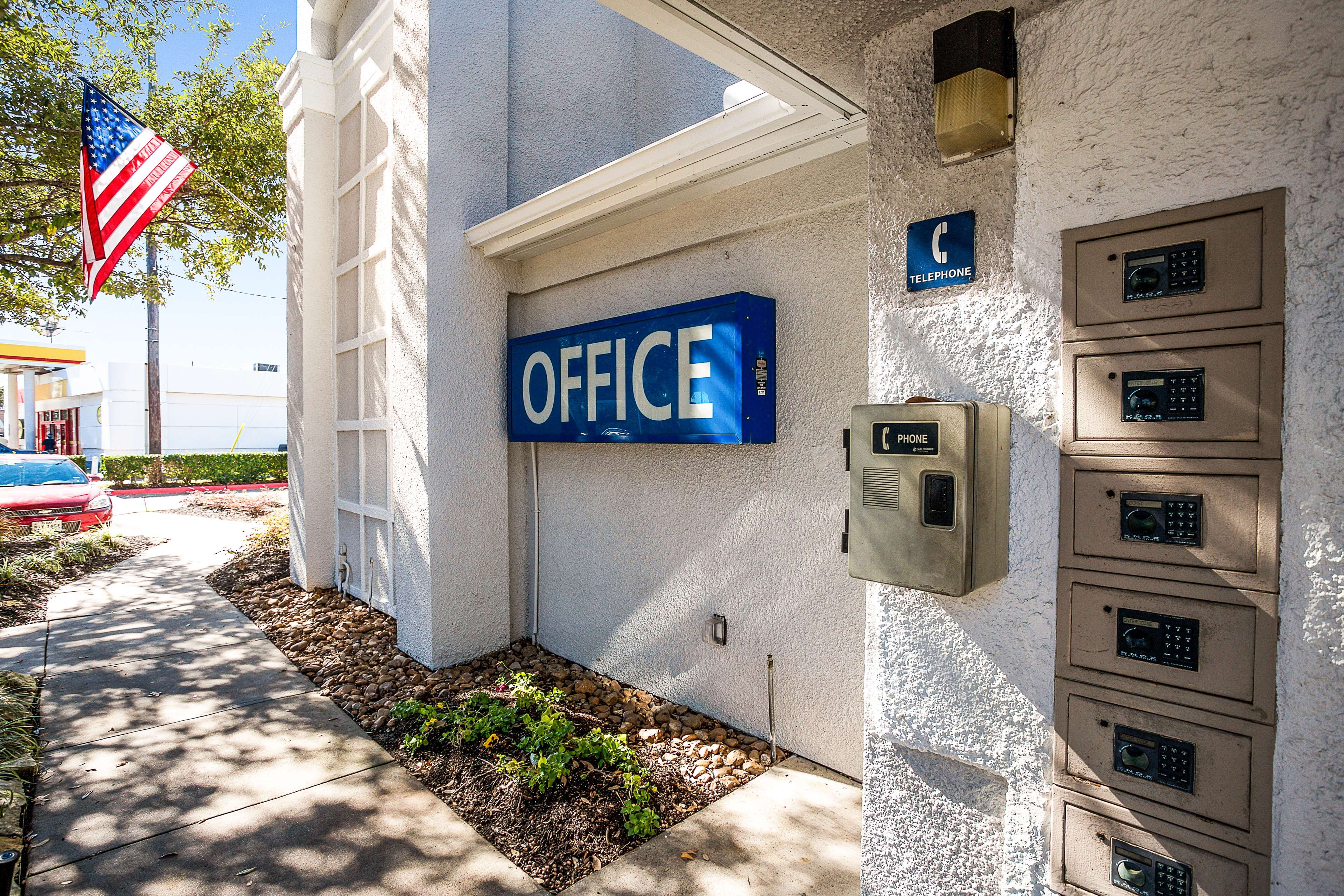 Studio 6 Houston West
