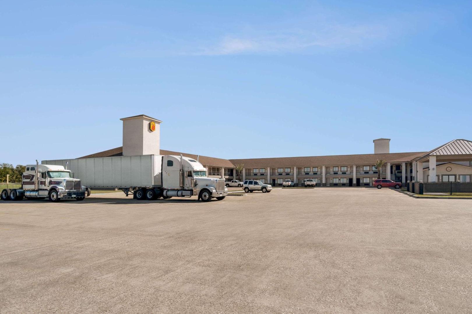 Crystal Inn By OYO Northeast Houston I-610